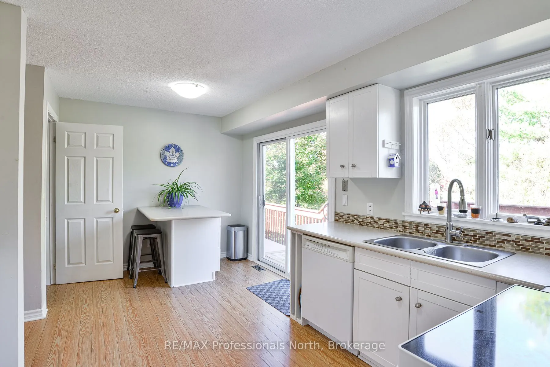 6 Lankin Avenue