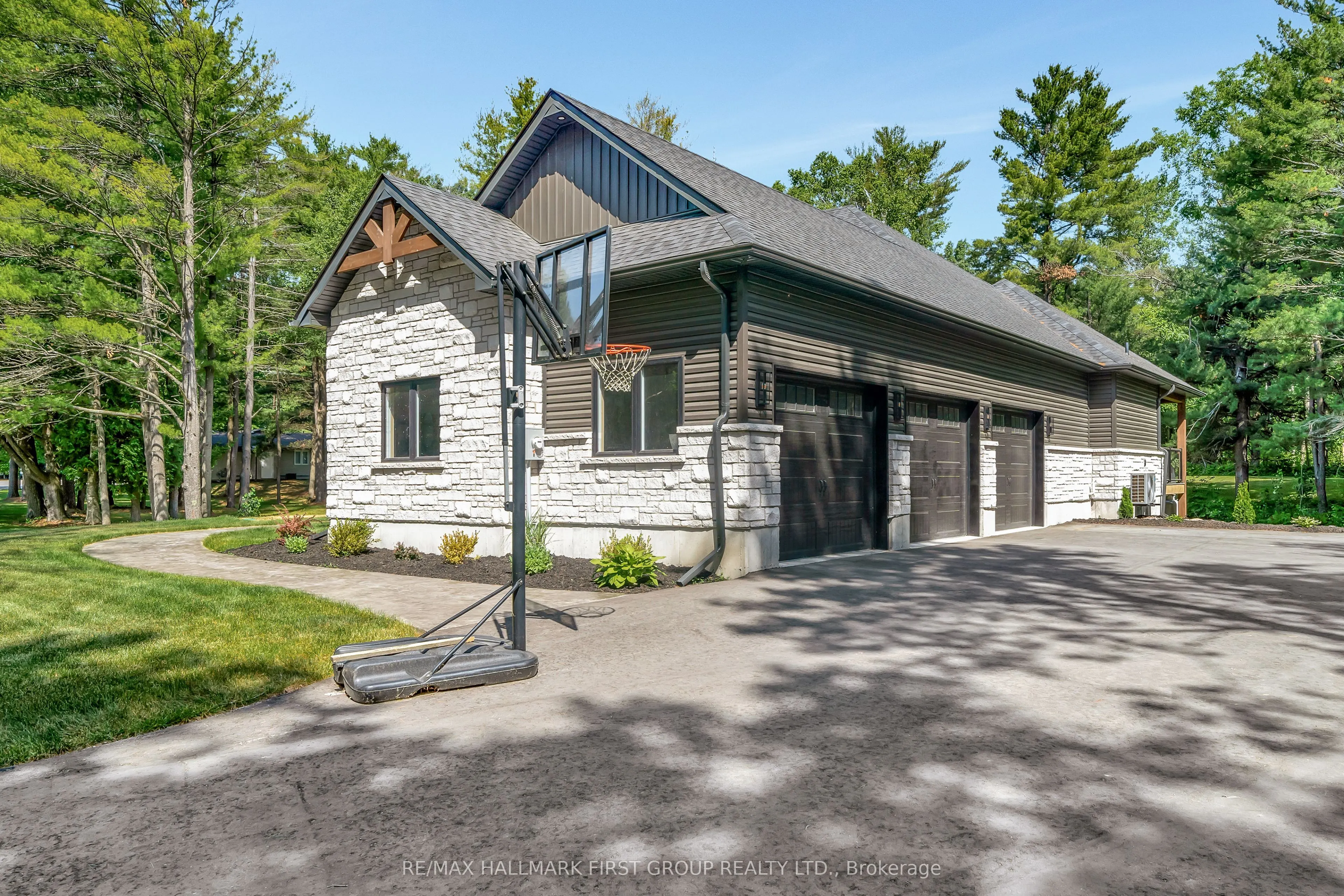376 Whites Road