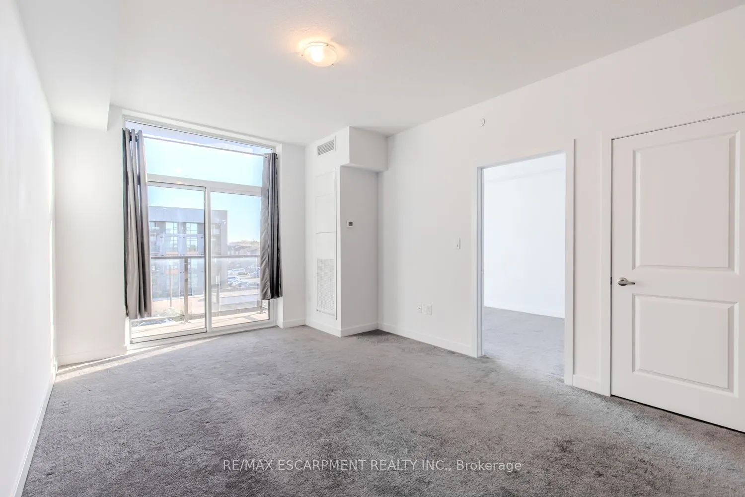 450 Dundas Street, #326