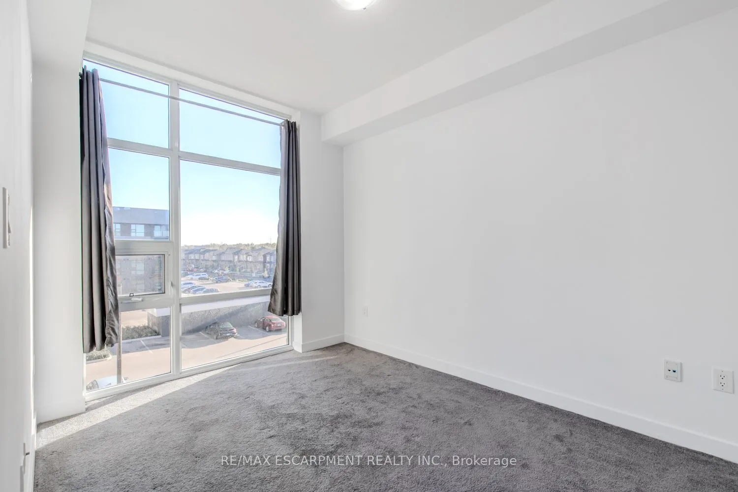 450 Dundas Street, #326