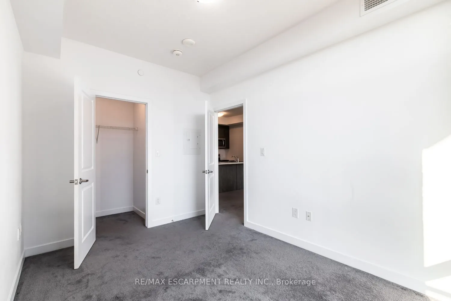 450 Dundas Street, #326