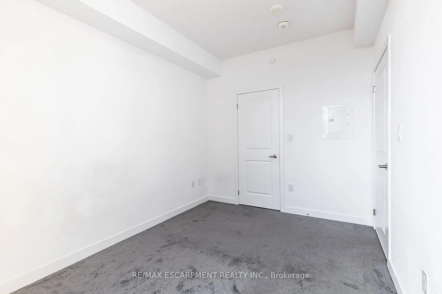 450 Dundas Street, #326