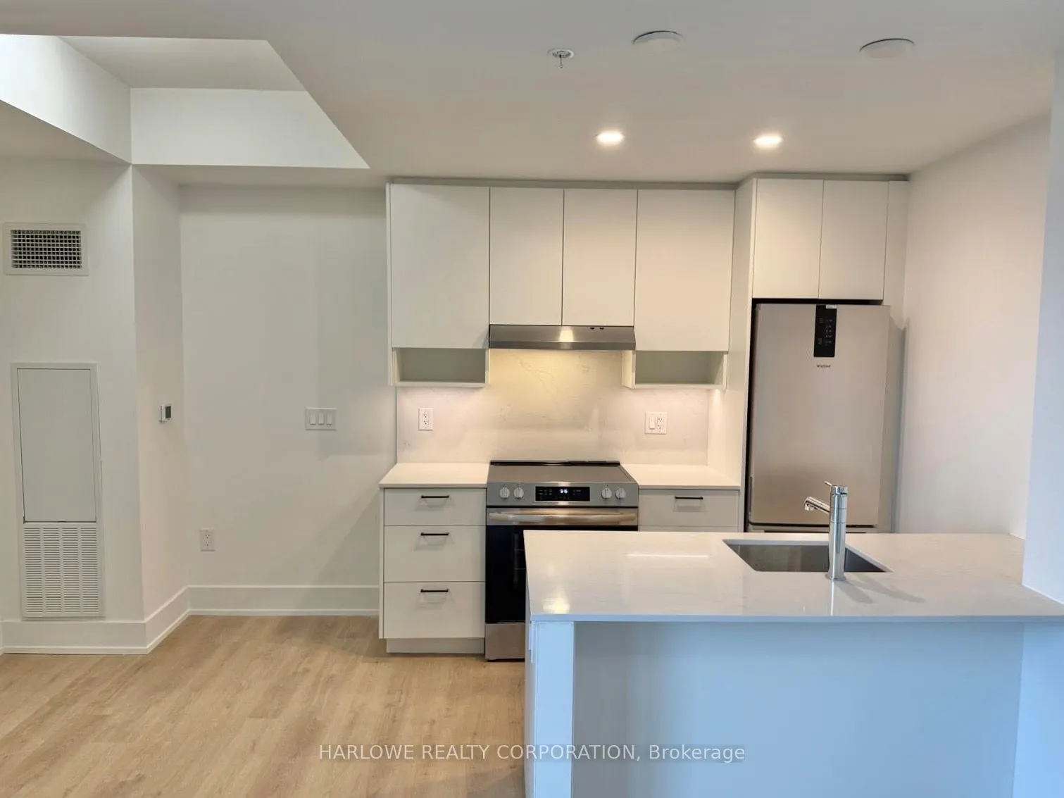206 King Street W, #711