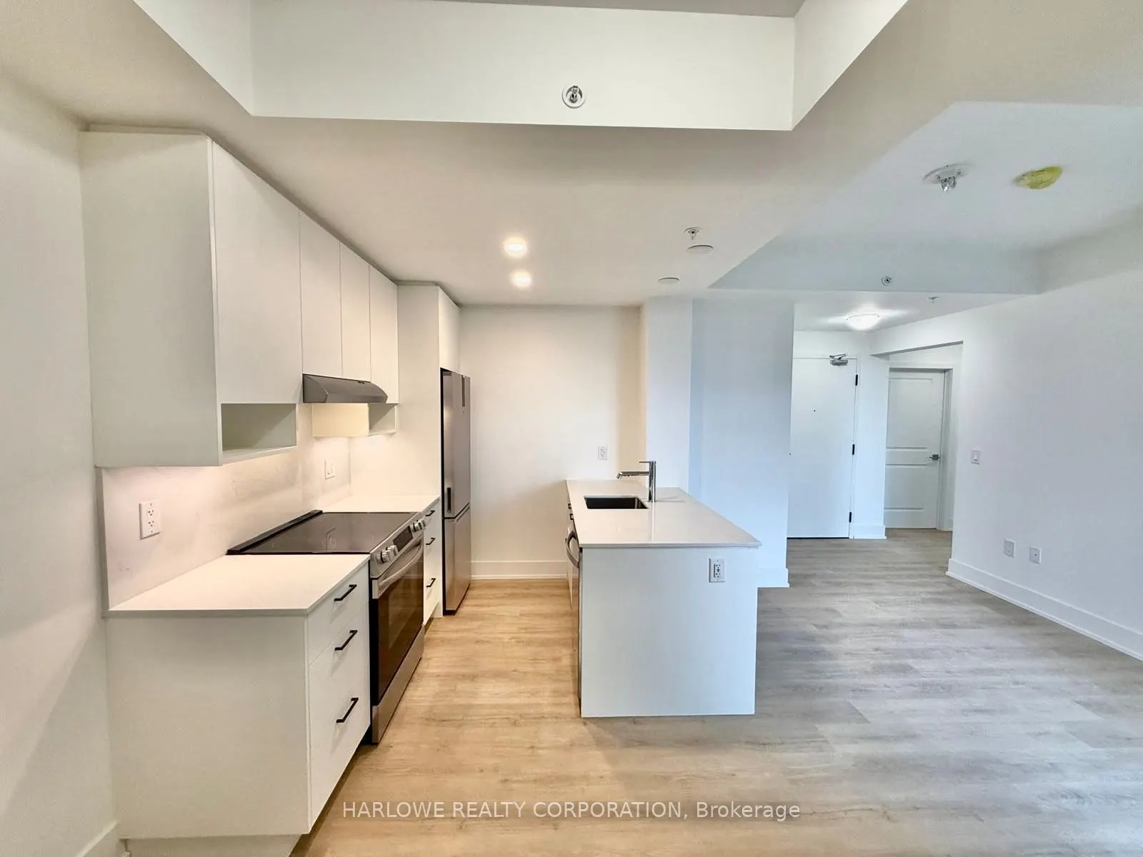 206 King Street W, #711