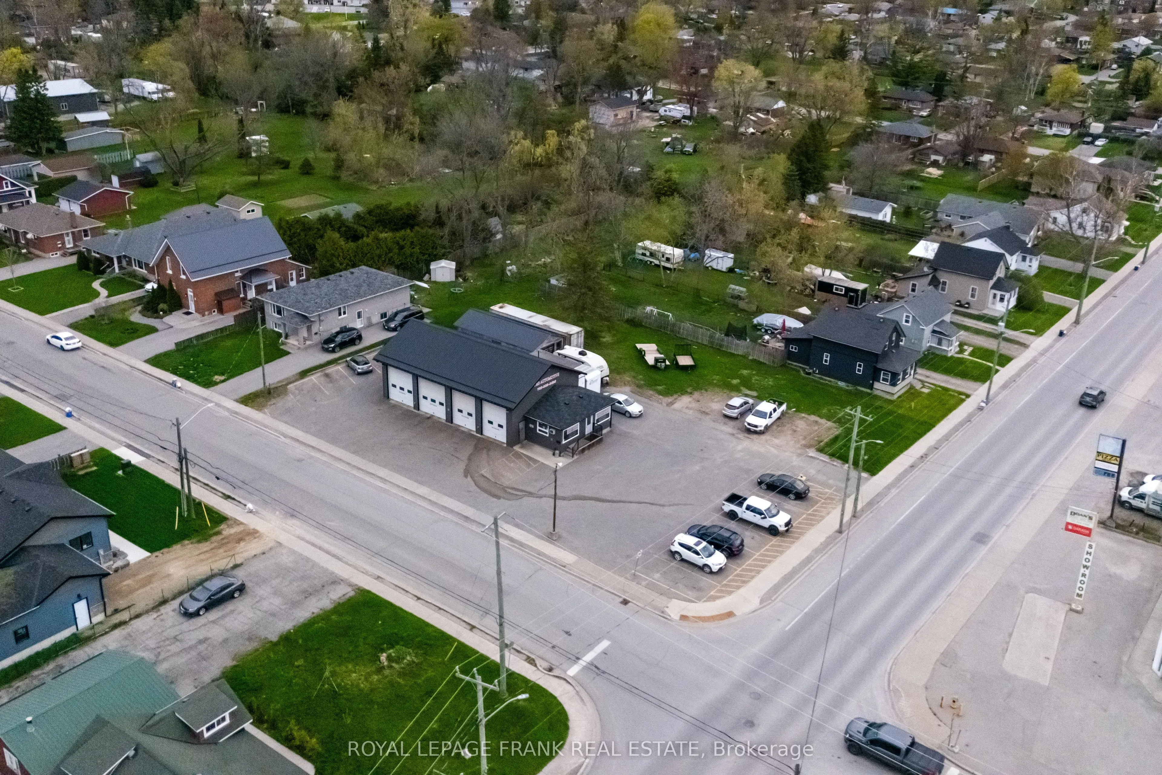 118 Queen Street N