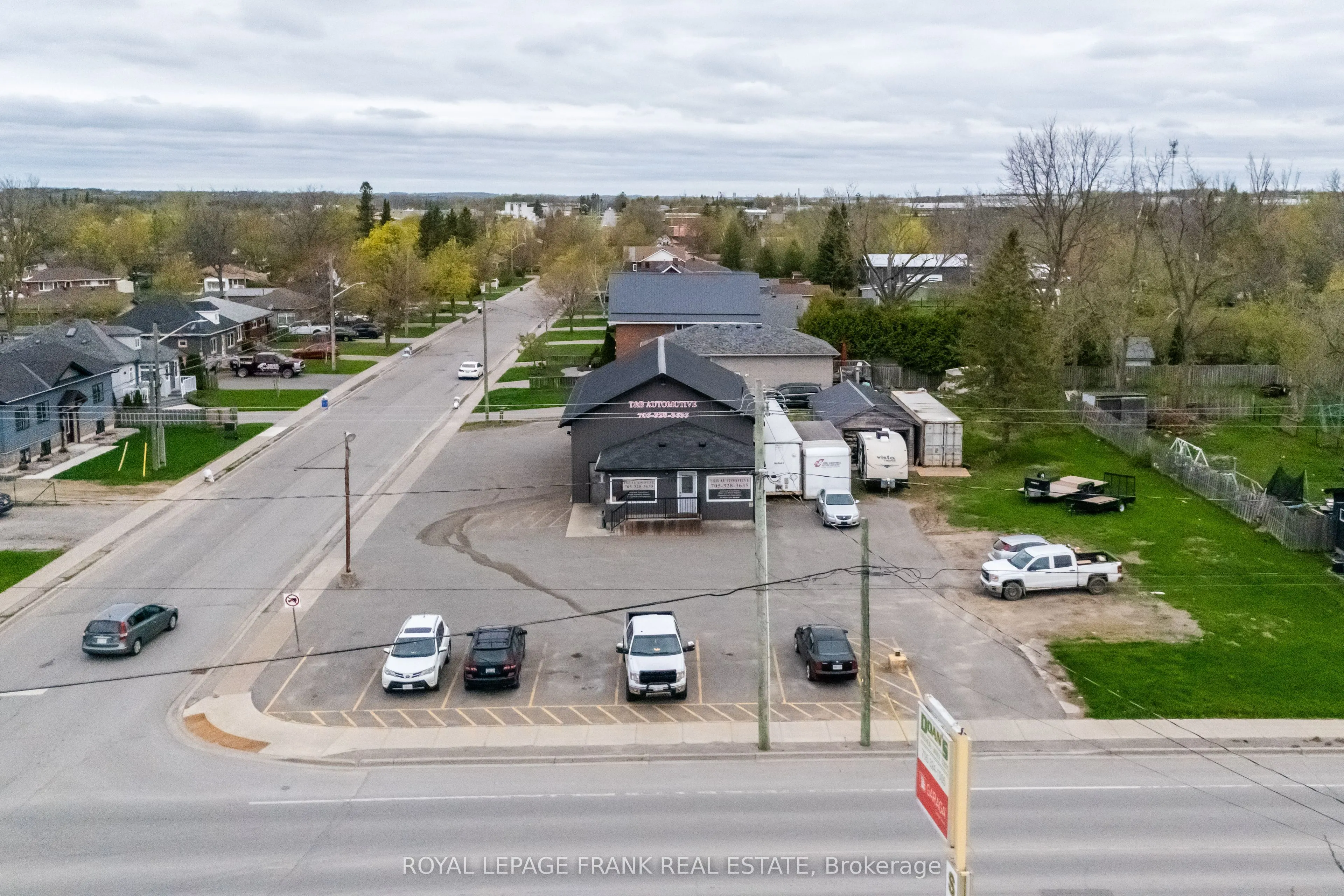 118 Queen Street N