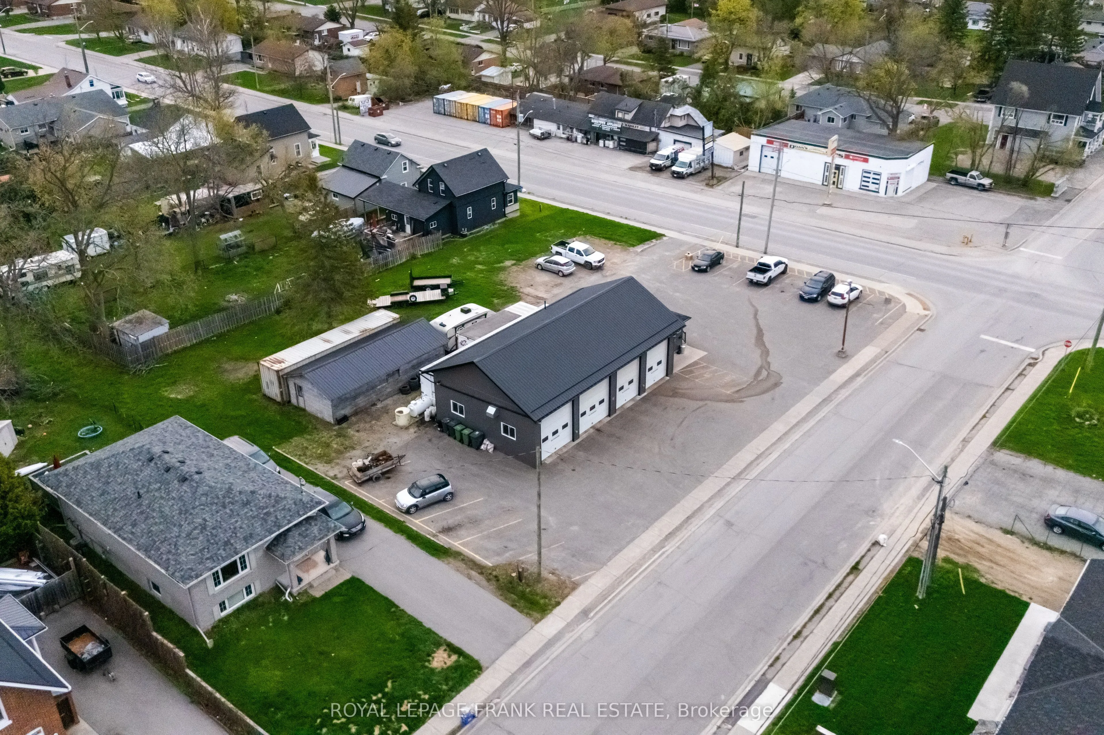 118 Queen Street N
