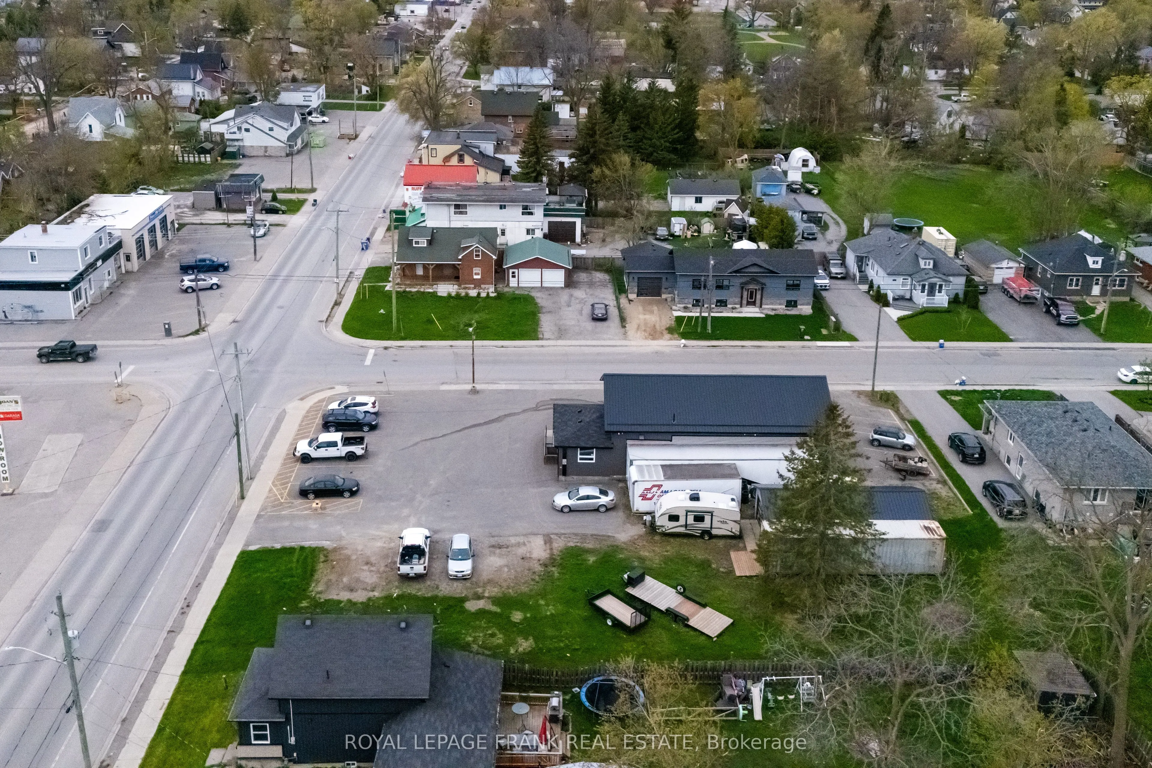 118 Queen Street N
