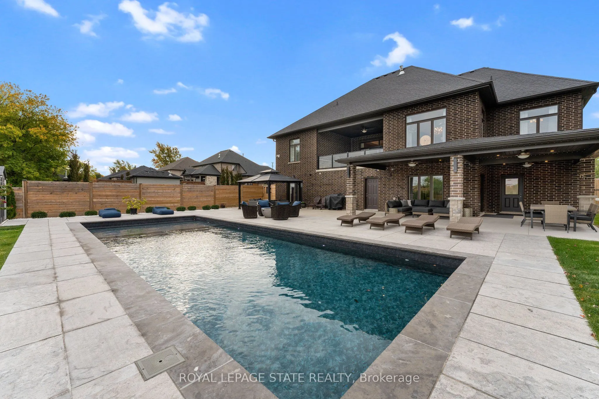 9848 Twenty Road W