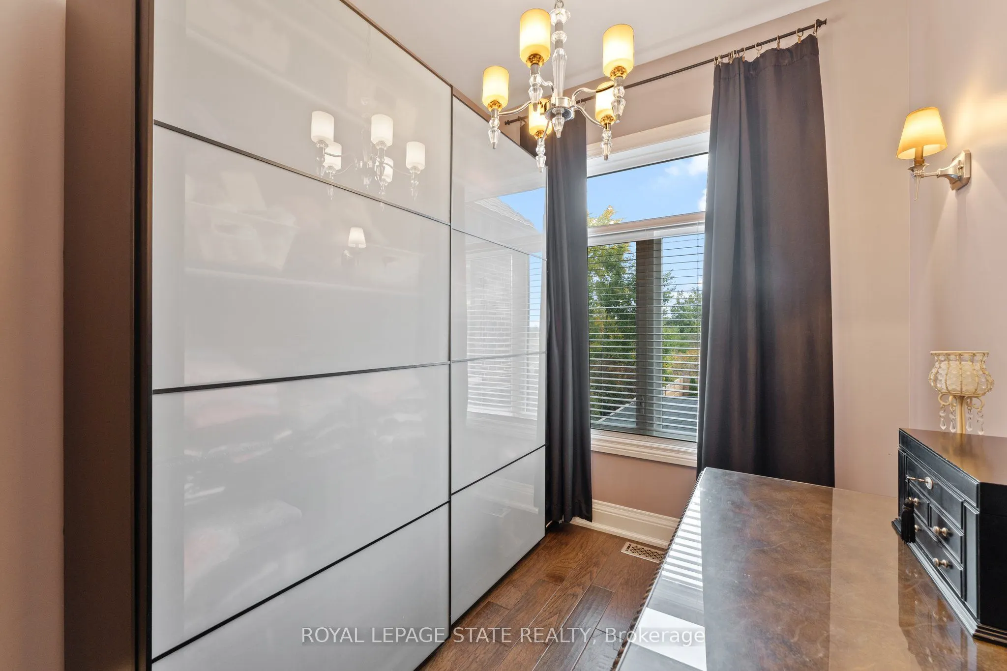 9848 Twenty Road W