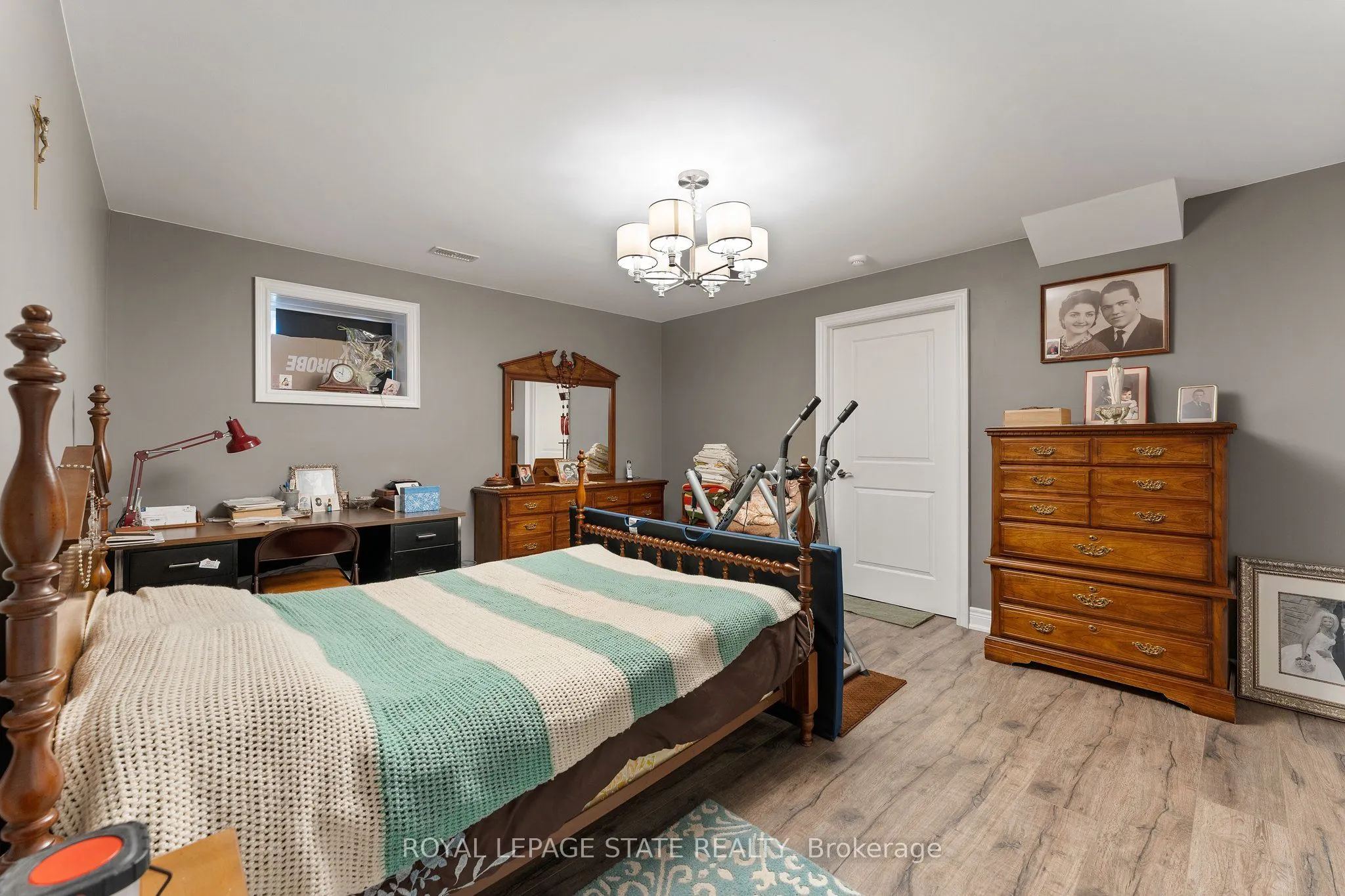 9848 Twenty Road W