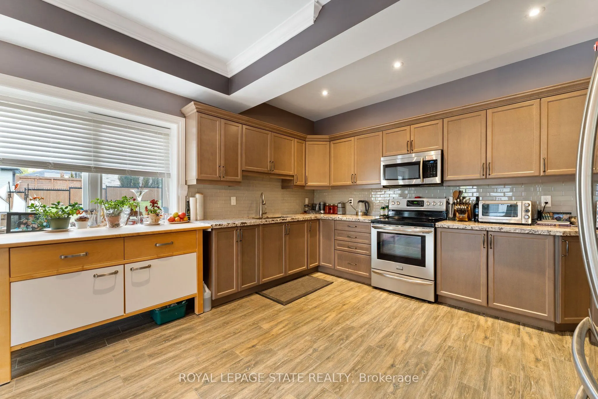 9848 Twenty Road W