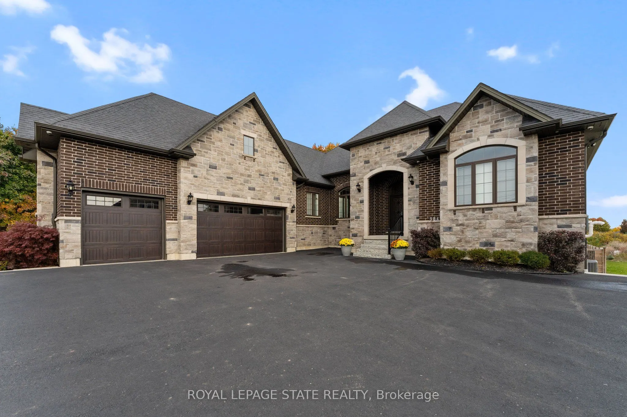 9848 Twenty Road W