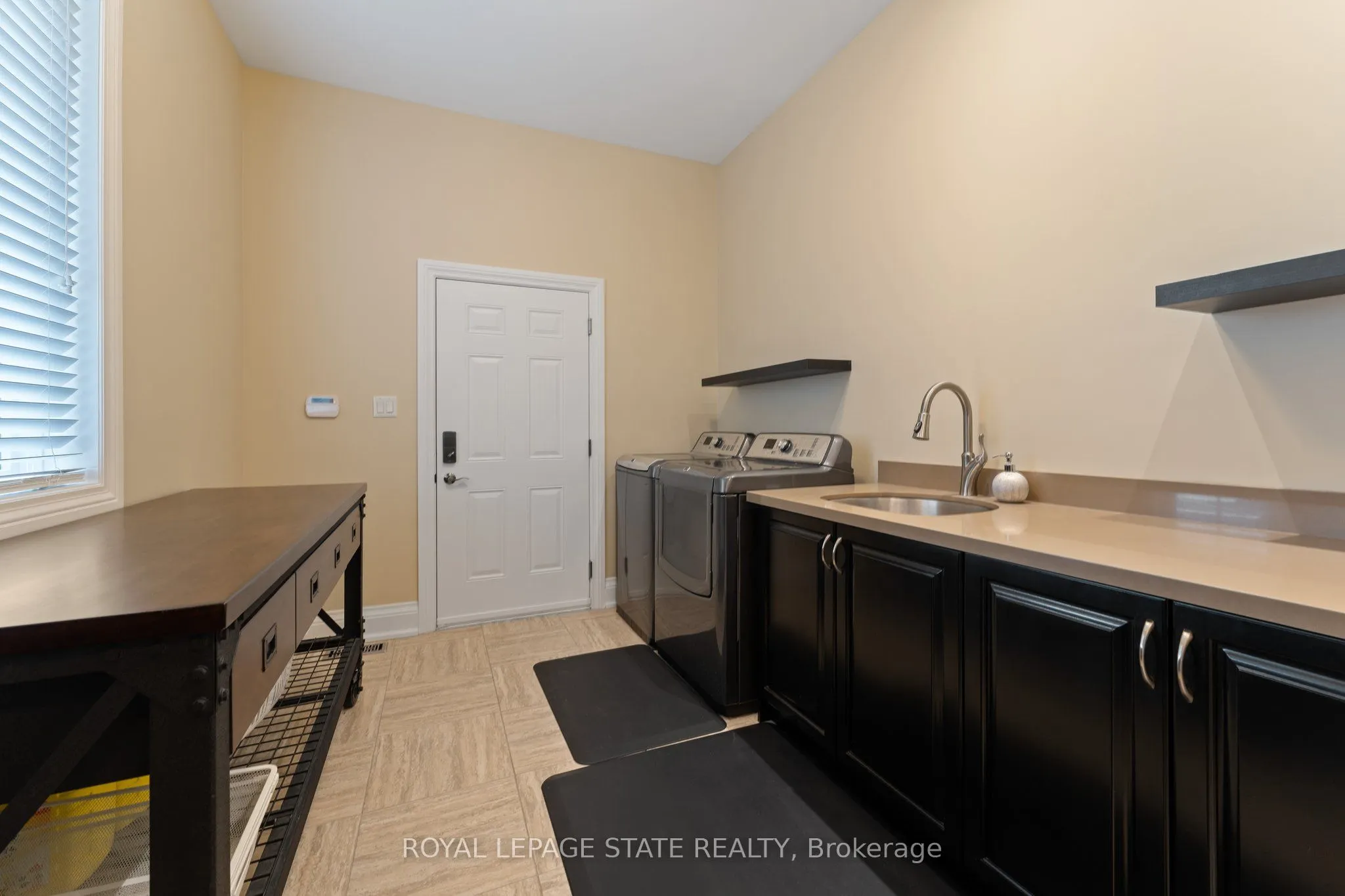 9848 Twenty Road W