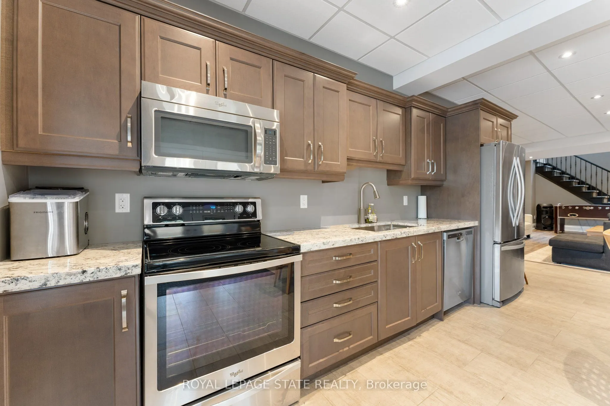 9848 Twenty Road W