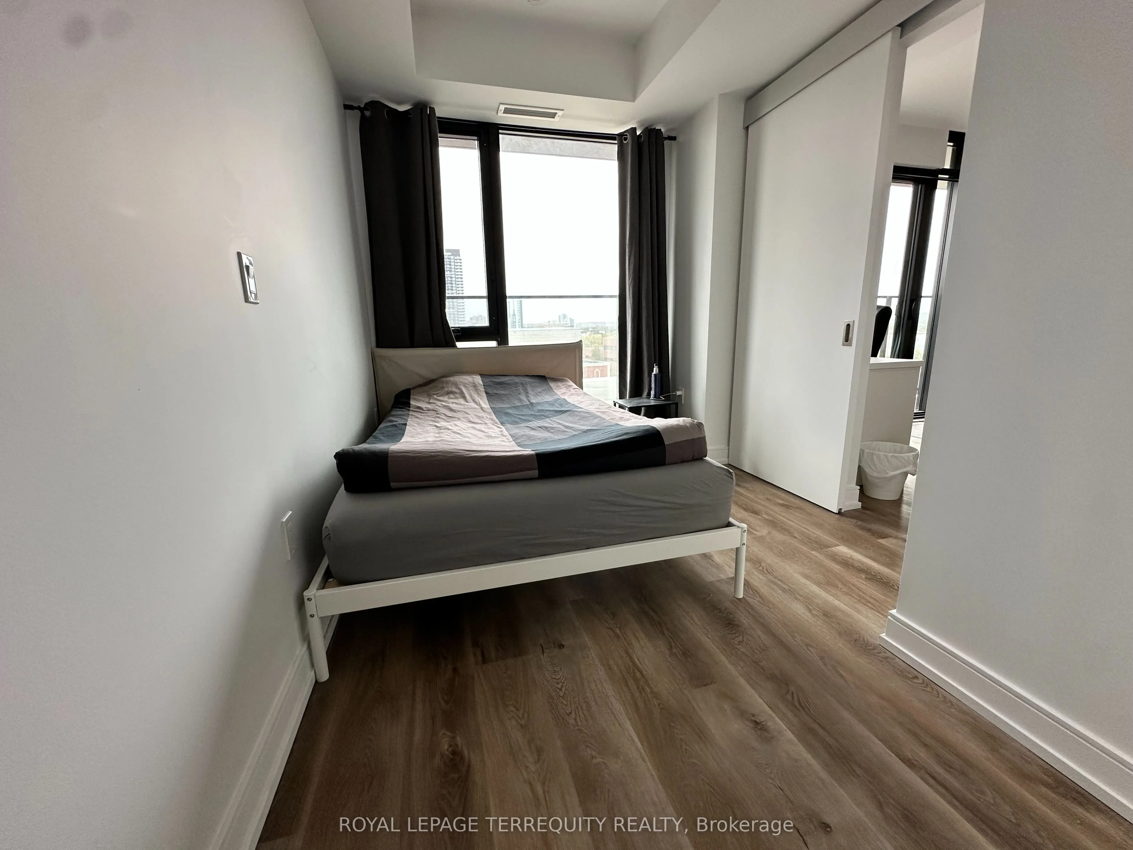 1 Jarvis Street, #812