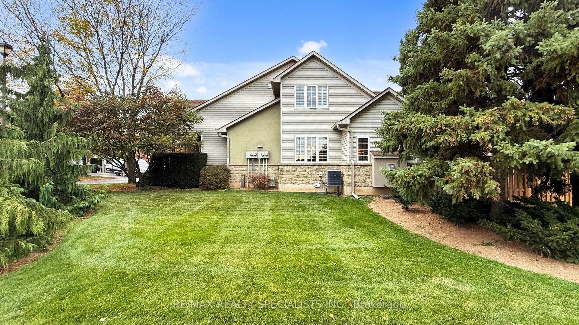 212 Stonehenge Drive, #1