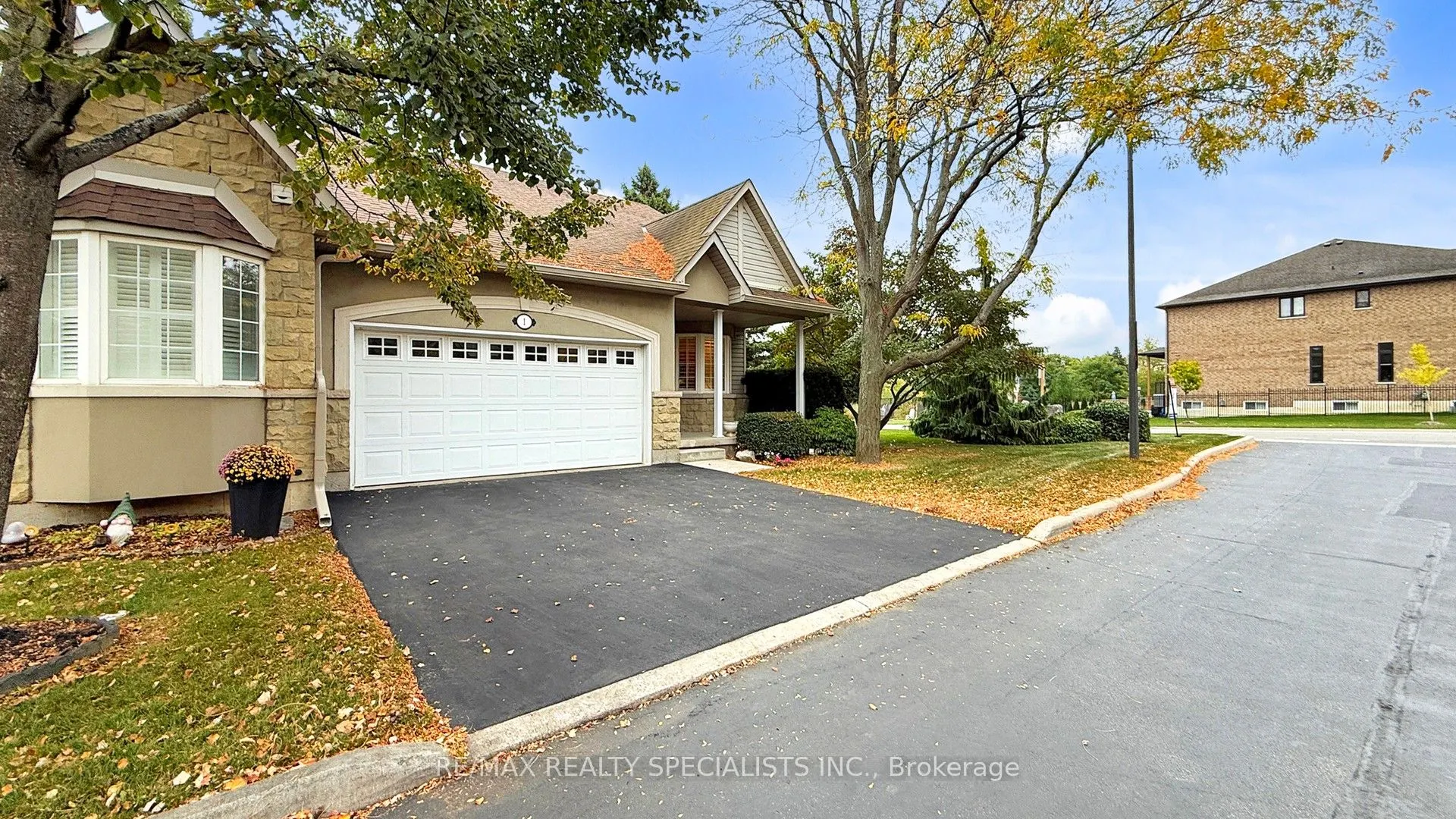212 Stonehenge Drive, #1