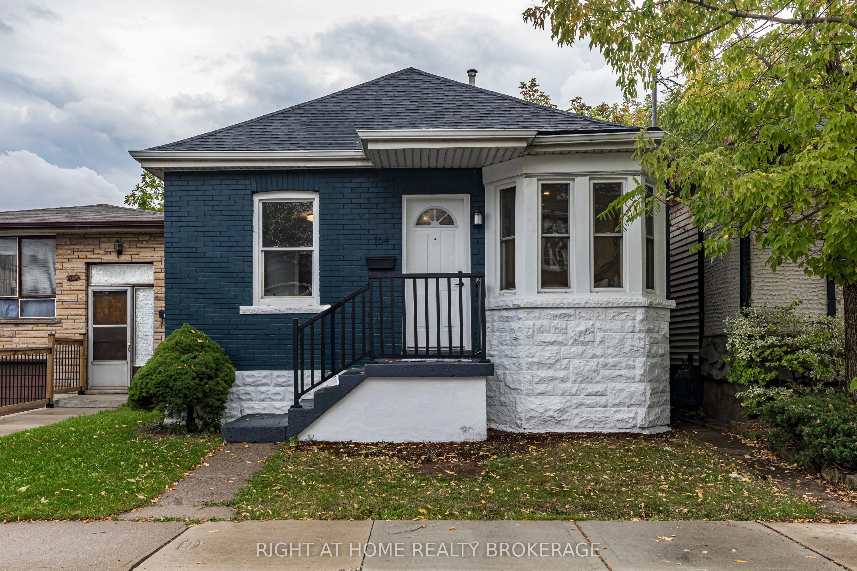 164 LONDON Street