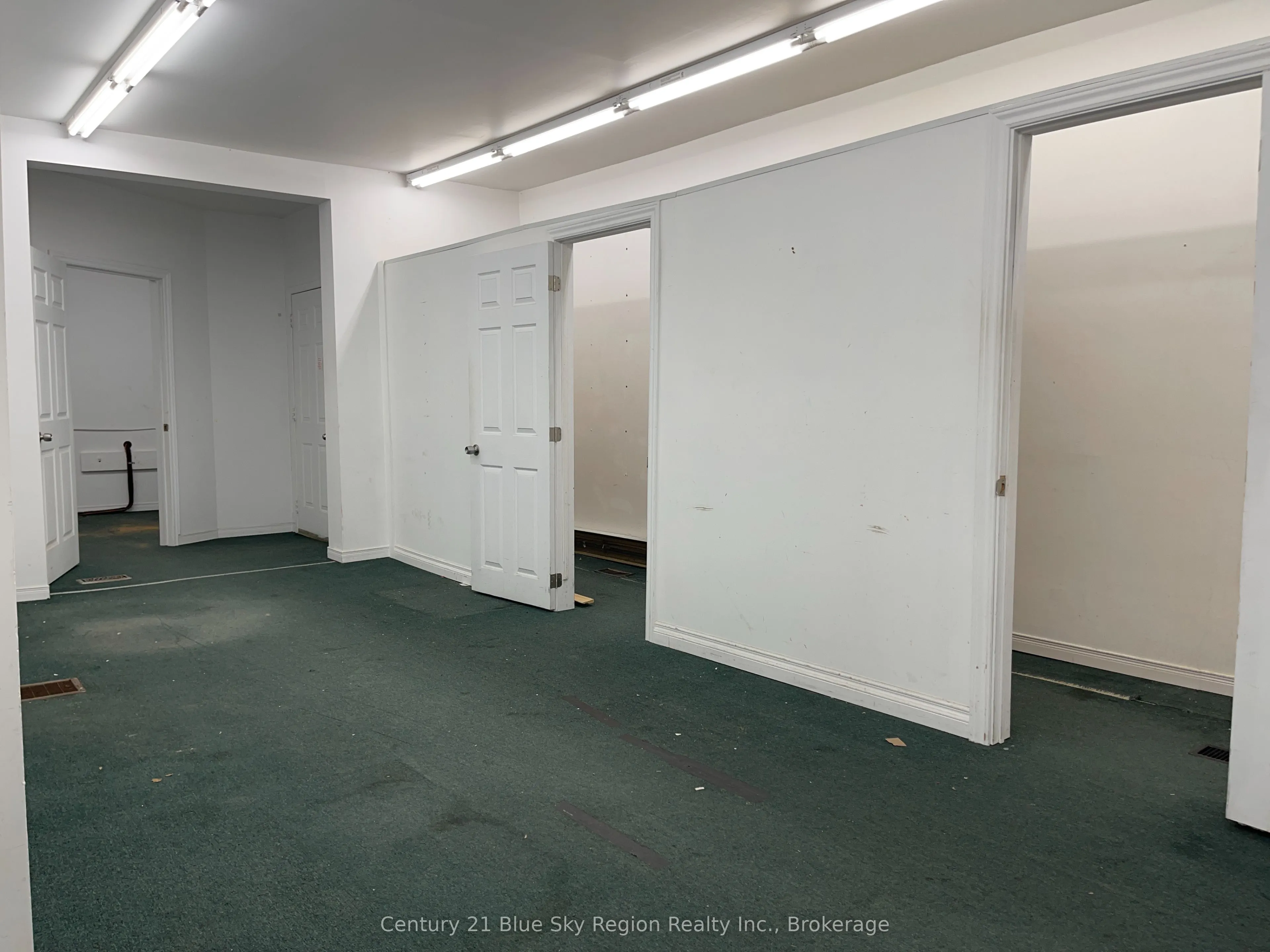 415/423 Main Street E