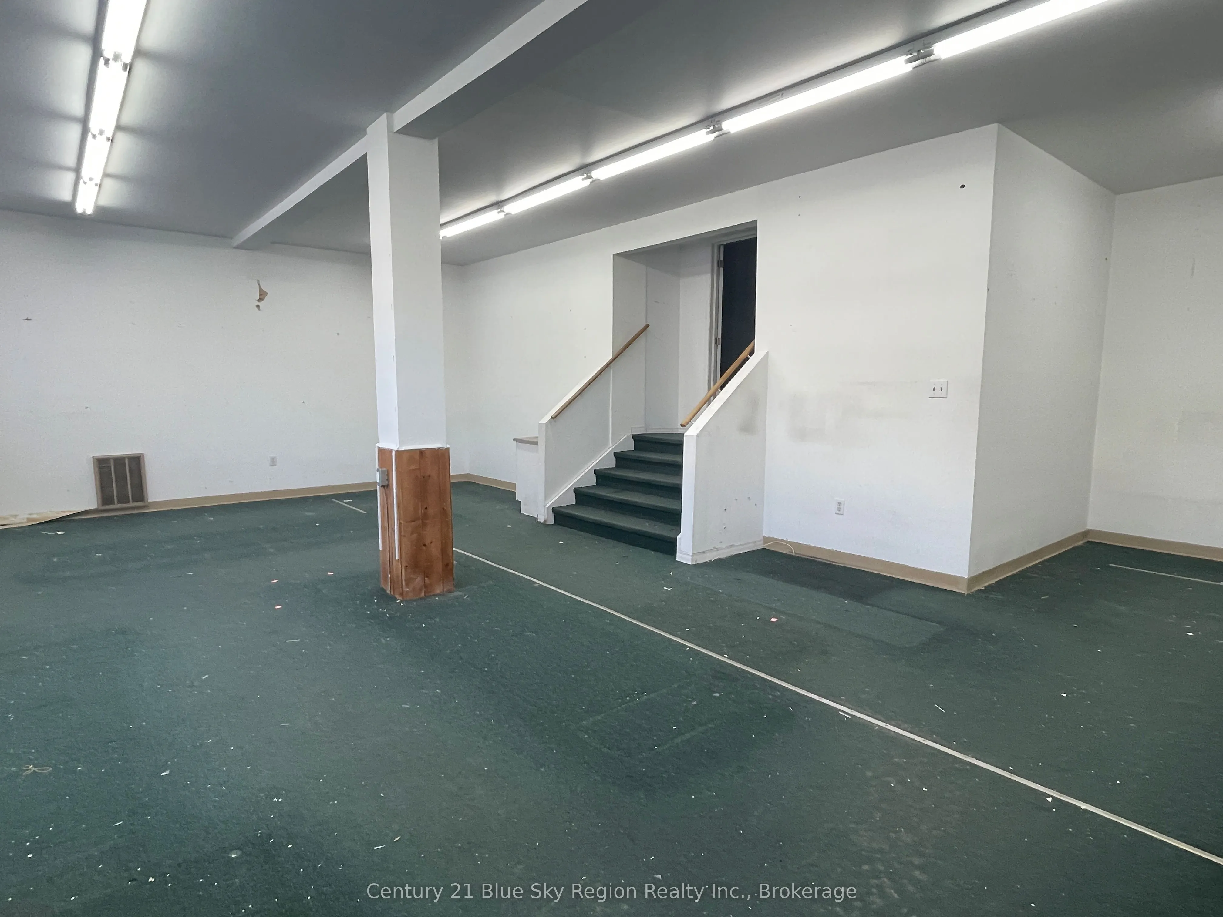 415/423 Main Street E