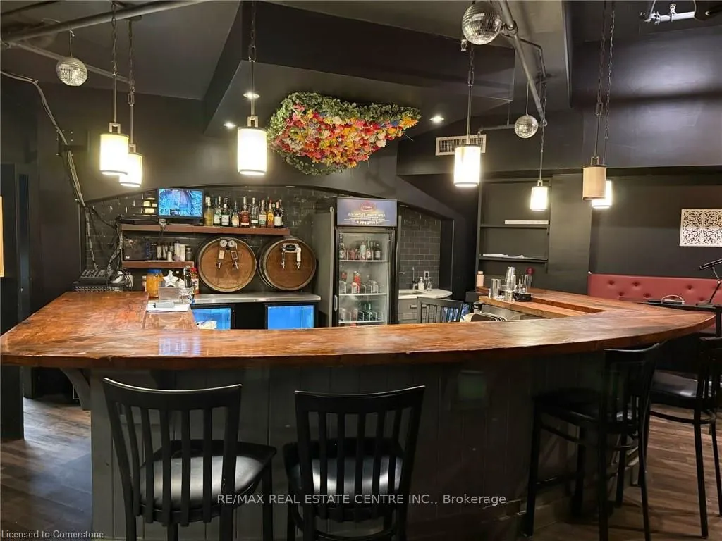 179 King Street W