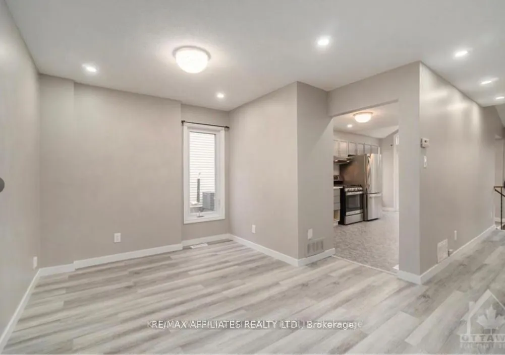 563 LATOUR Crescent