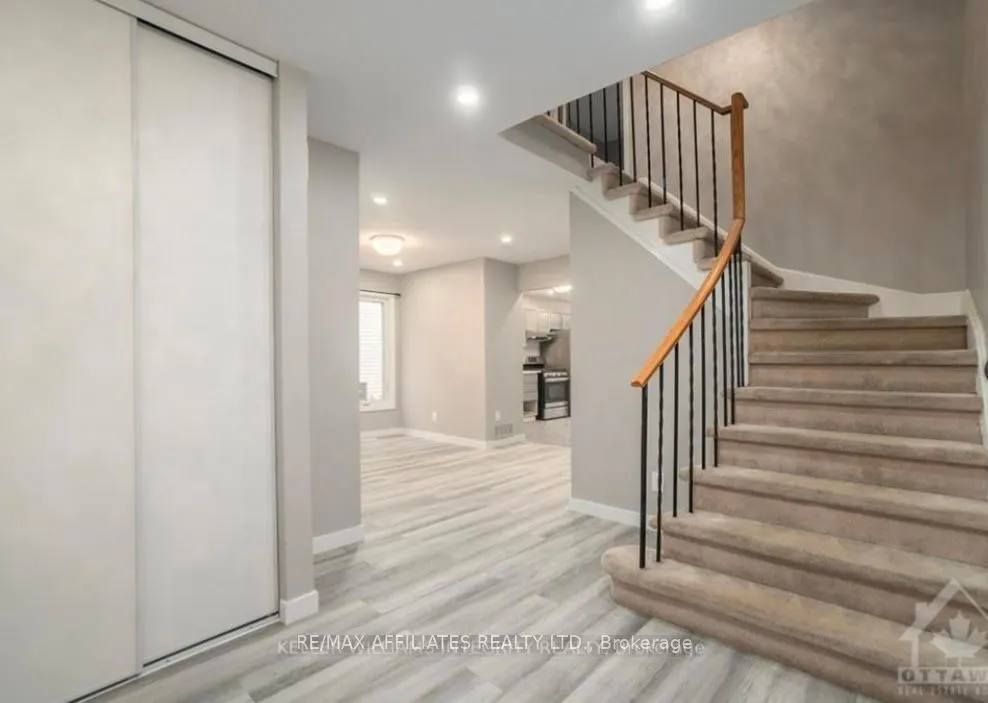 563 LATOUR Crescent