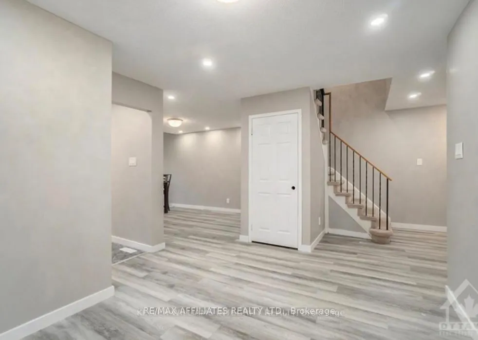 563 LATOUR Crescent