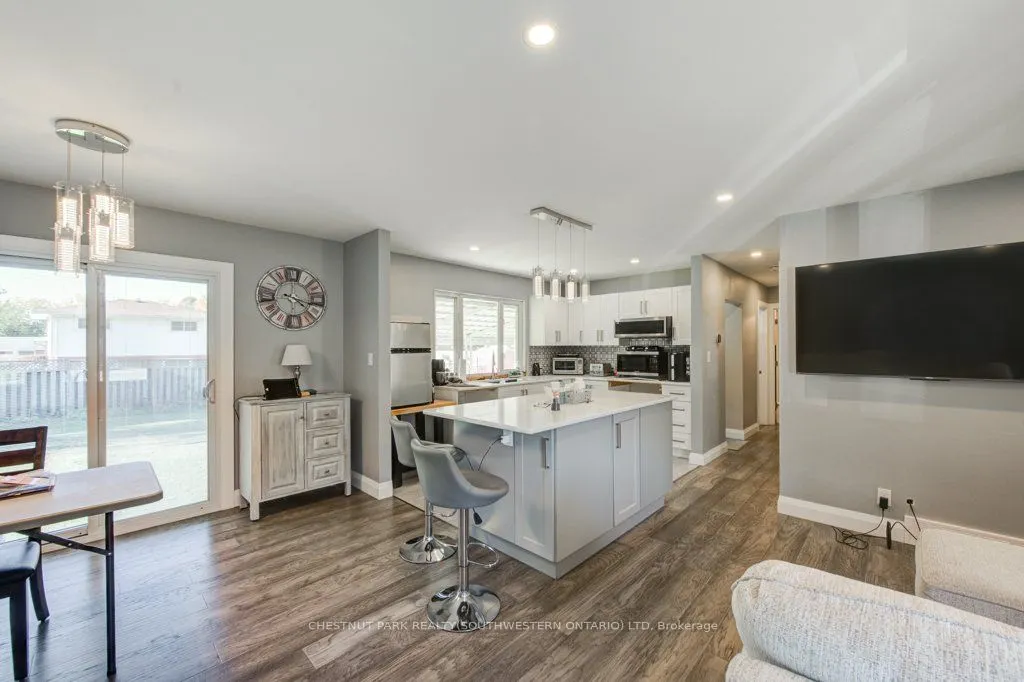 243 King Street E