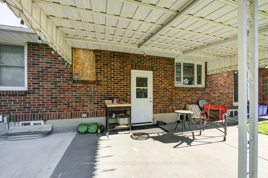 243 King Street E