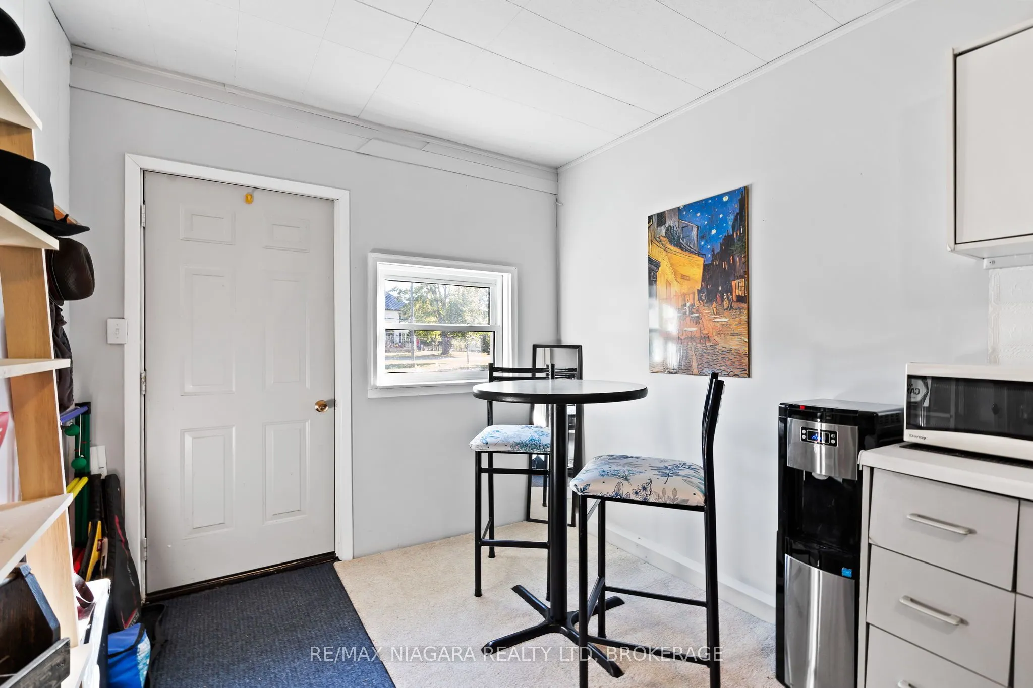 11562 Lakeshore Road
