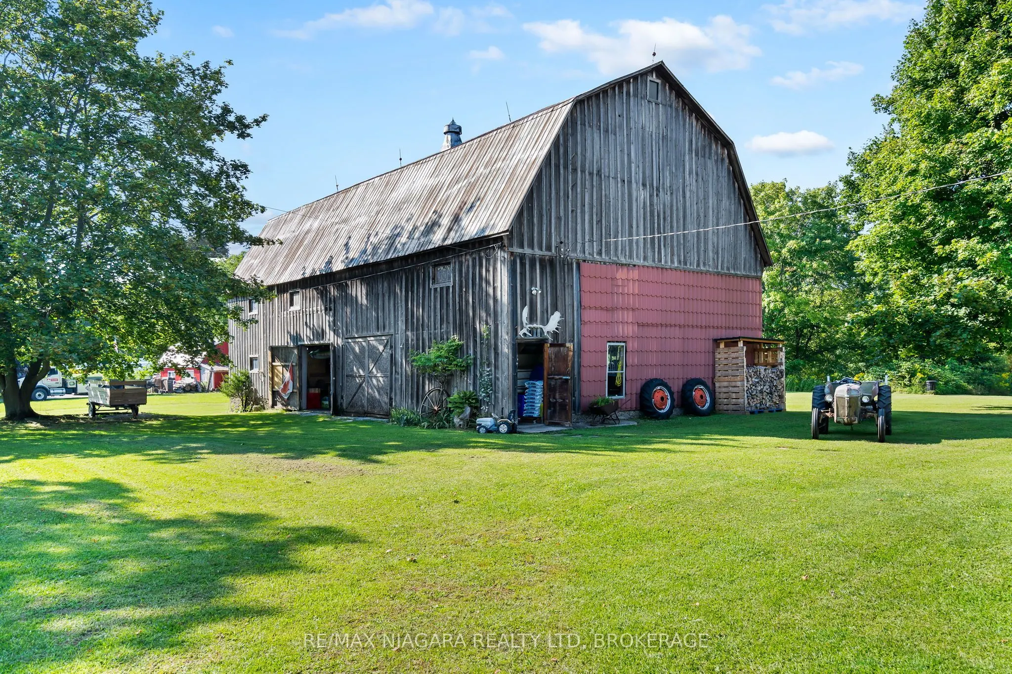 11562 Lakeshore Road