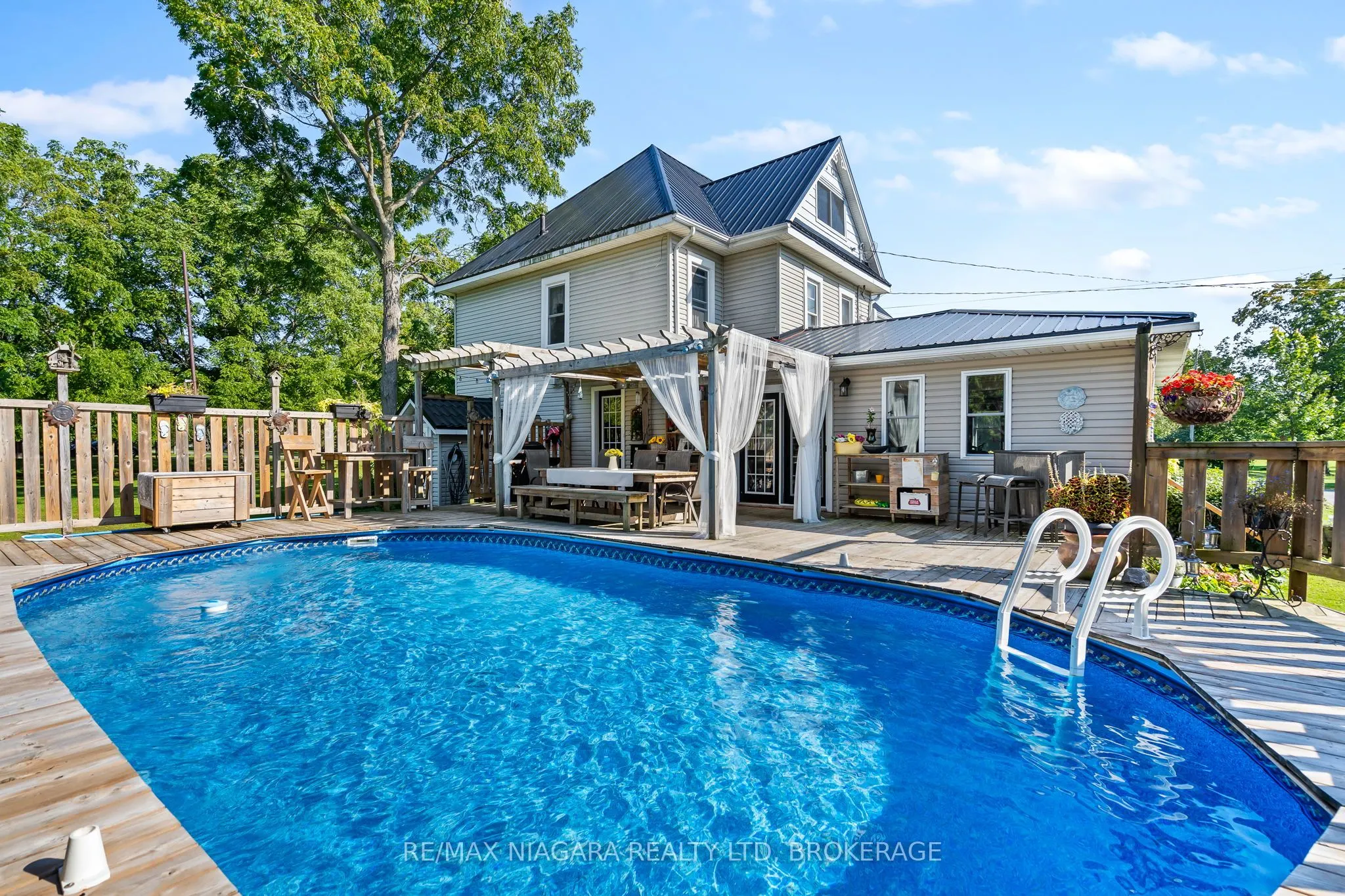 11562 Lakeshore Road