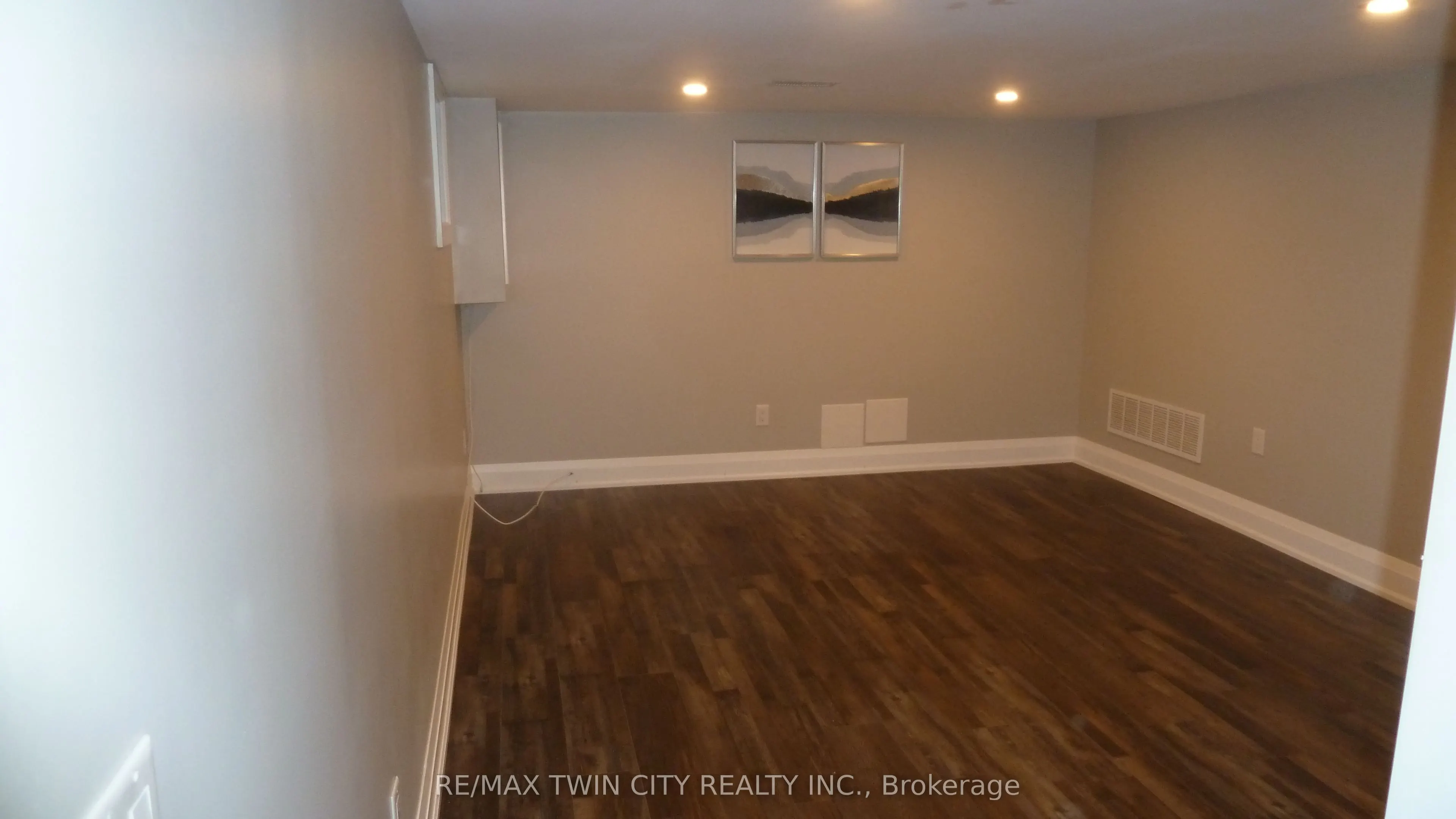 6 Grenville Avenue, #LOWER