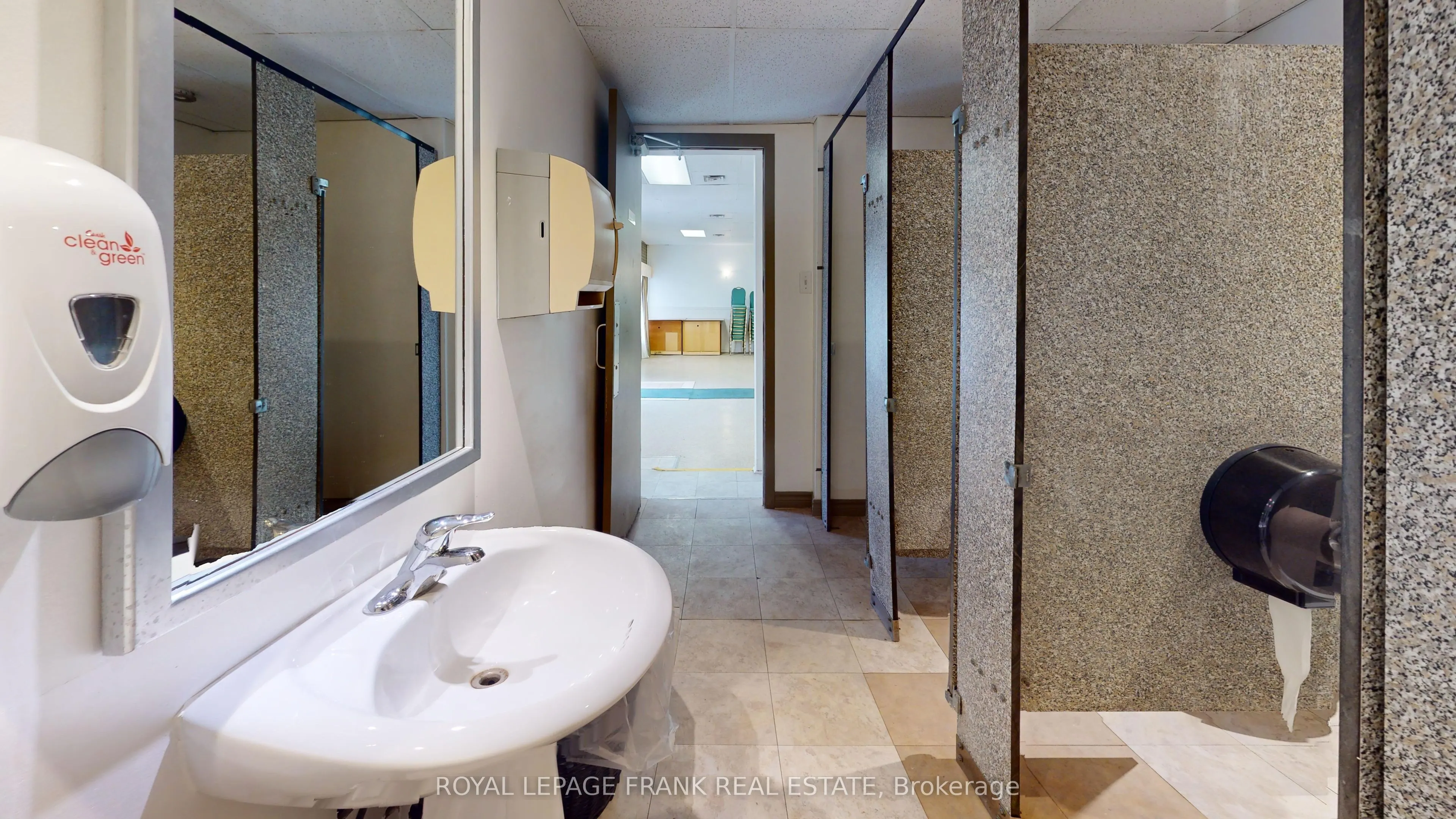 358 Lindsay Street S, #354(L)