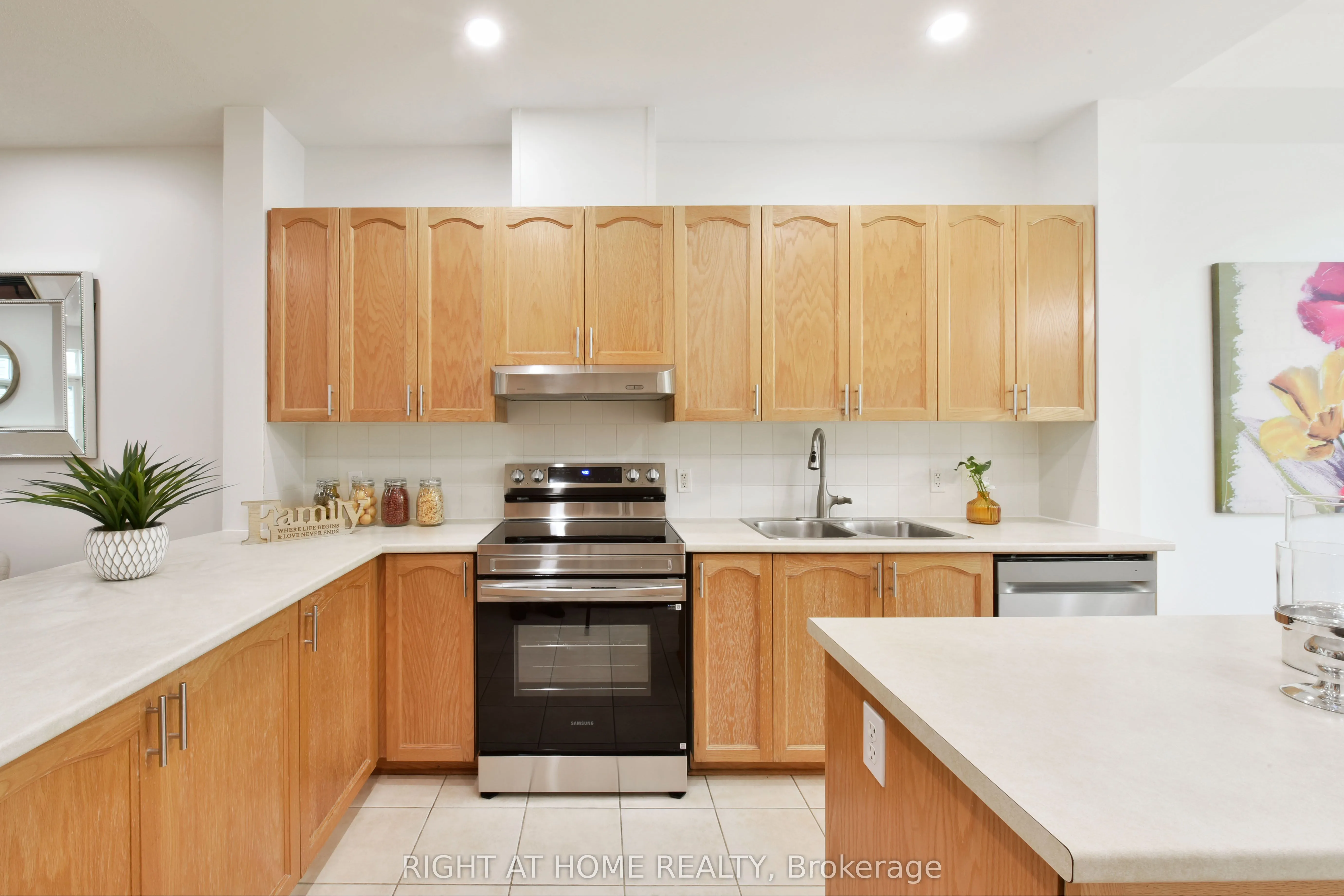321 BRECKENRIDGE Crescent