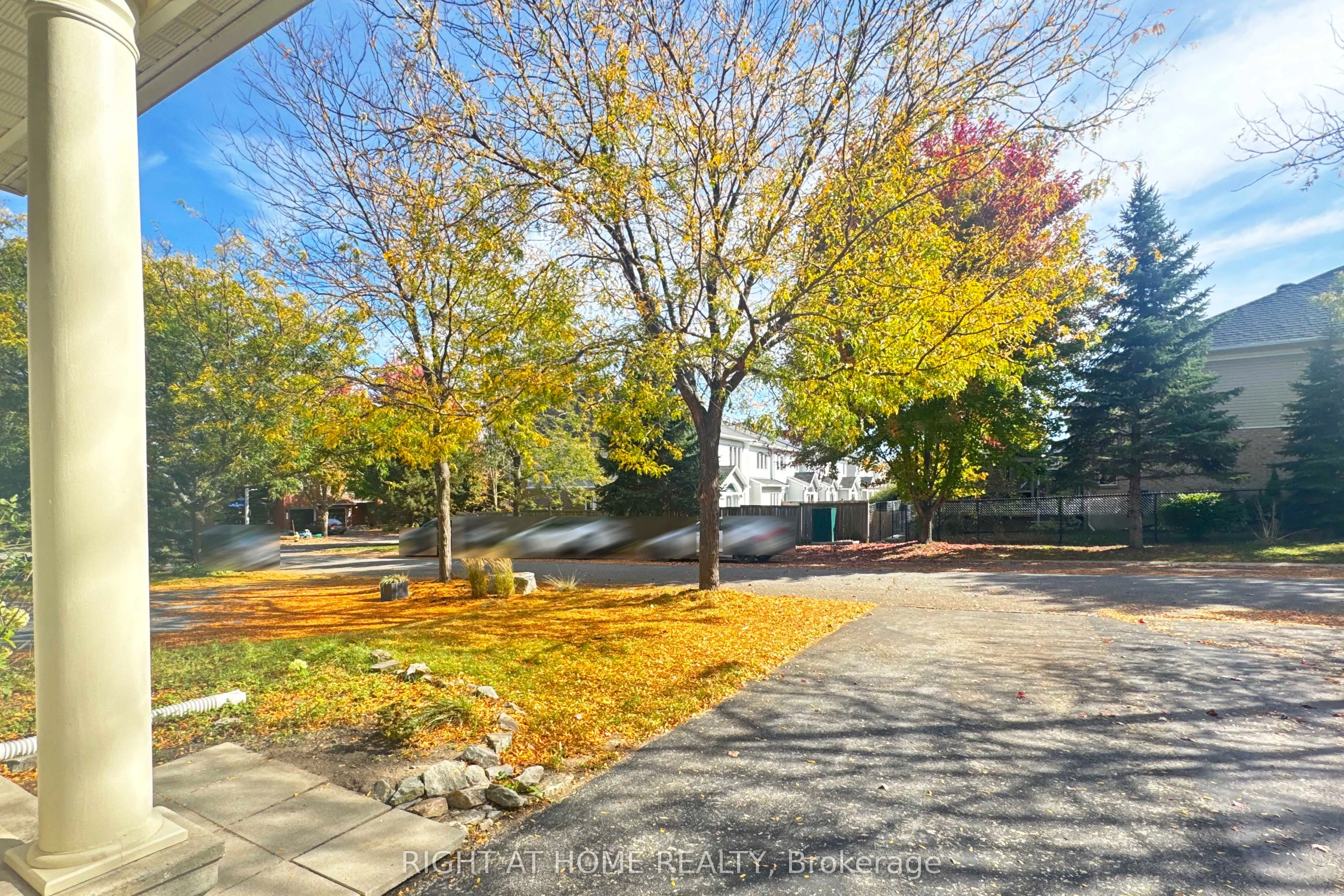 321 BRECKENRIDGE Crescent
