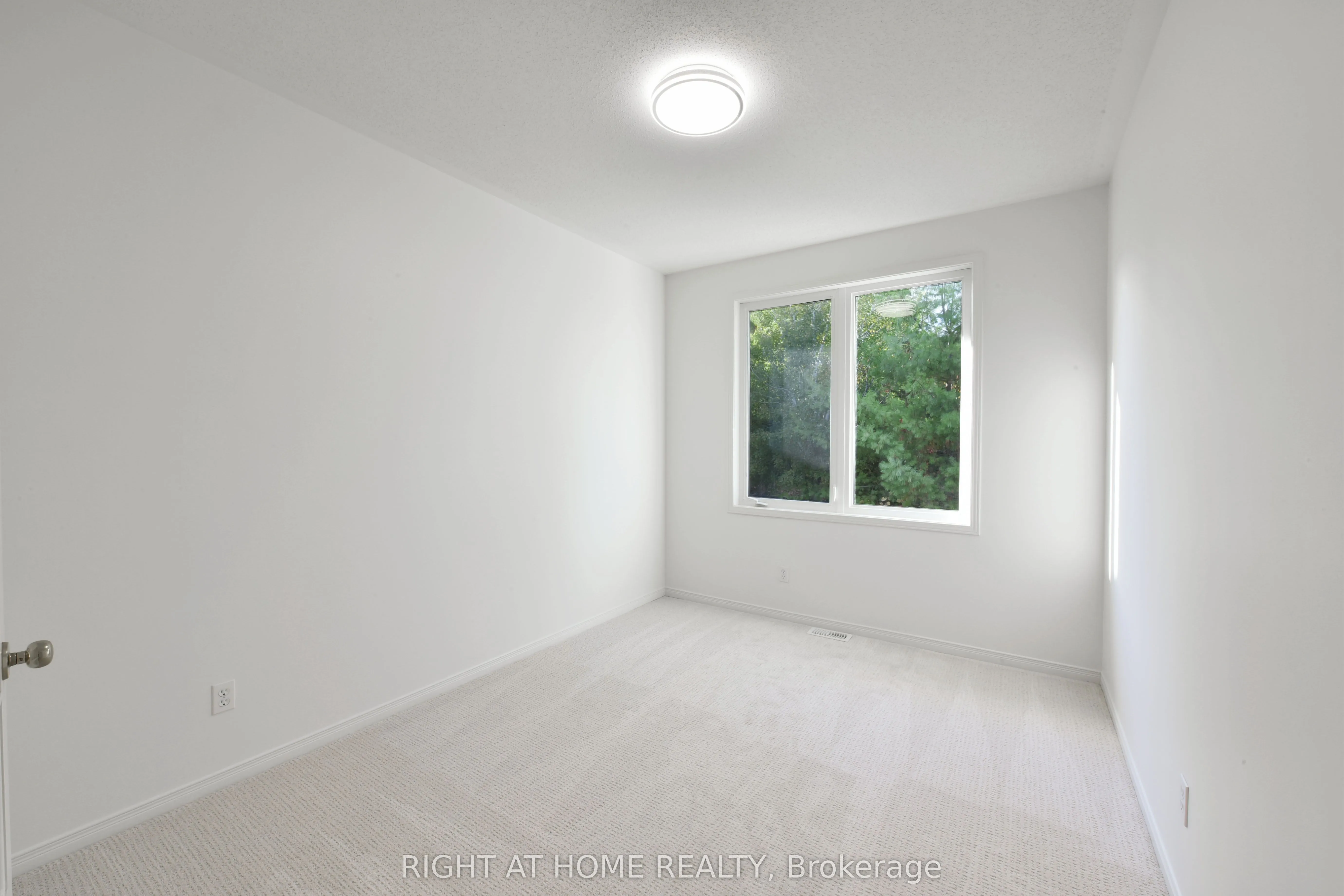 321 BRECKENRIDGE Crescent