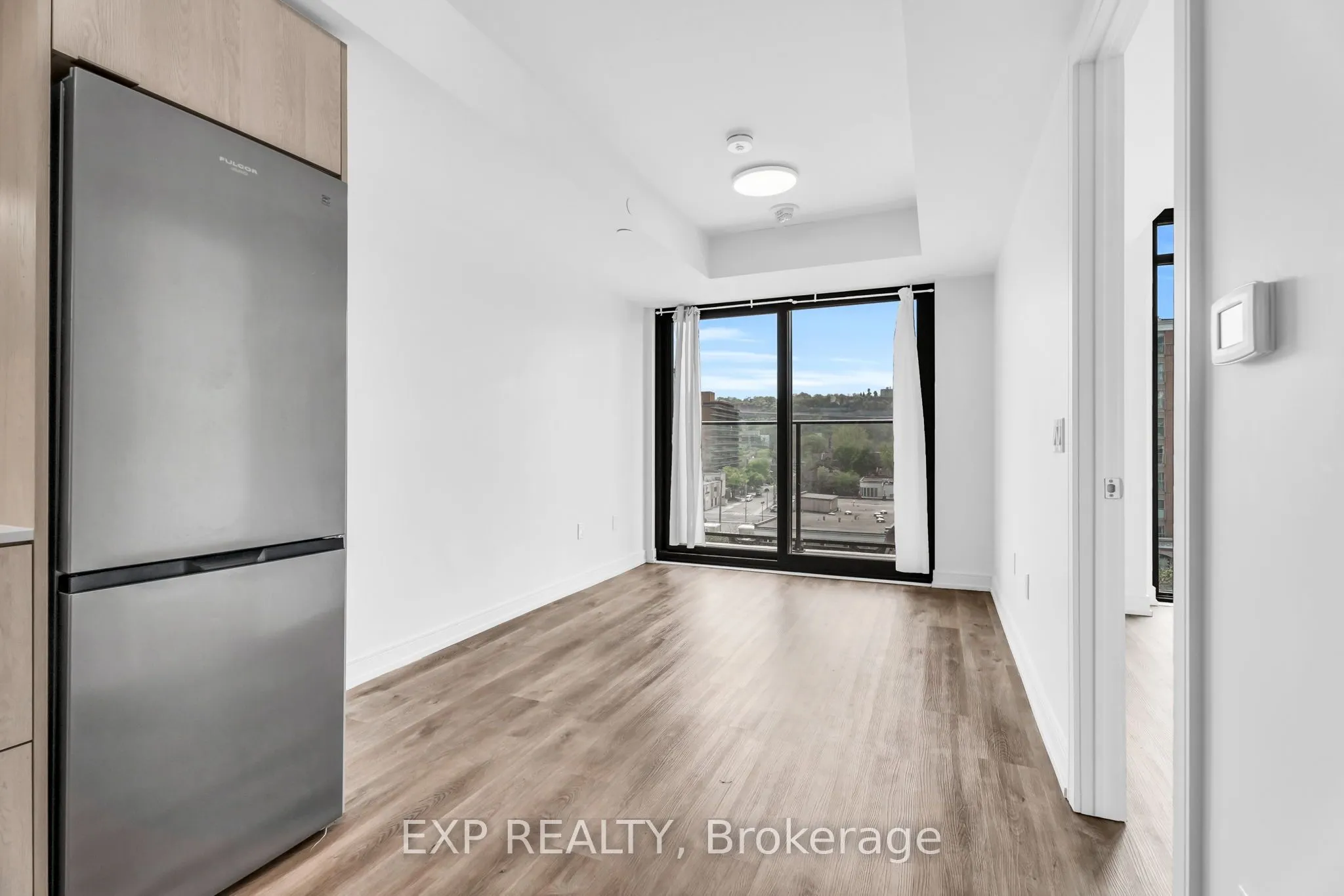 1 Jarvis Street, #828