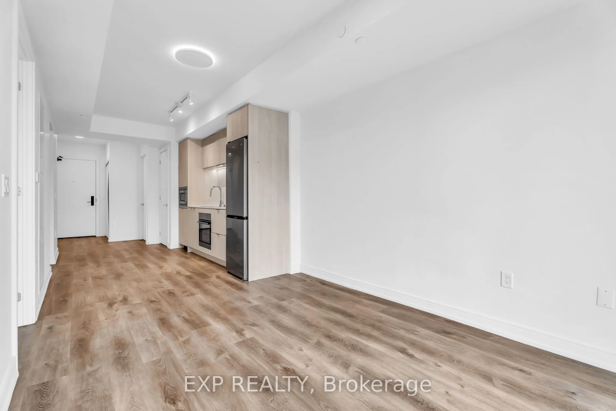 1 Jarvis Street, #828