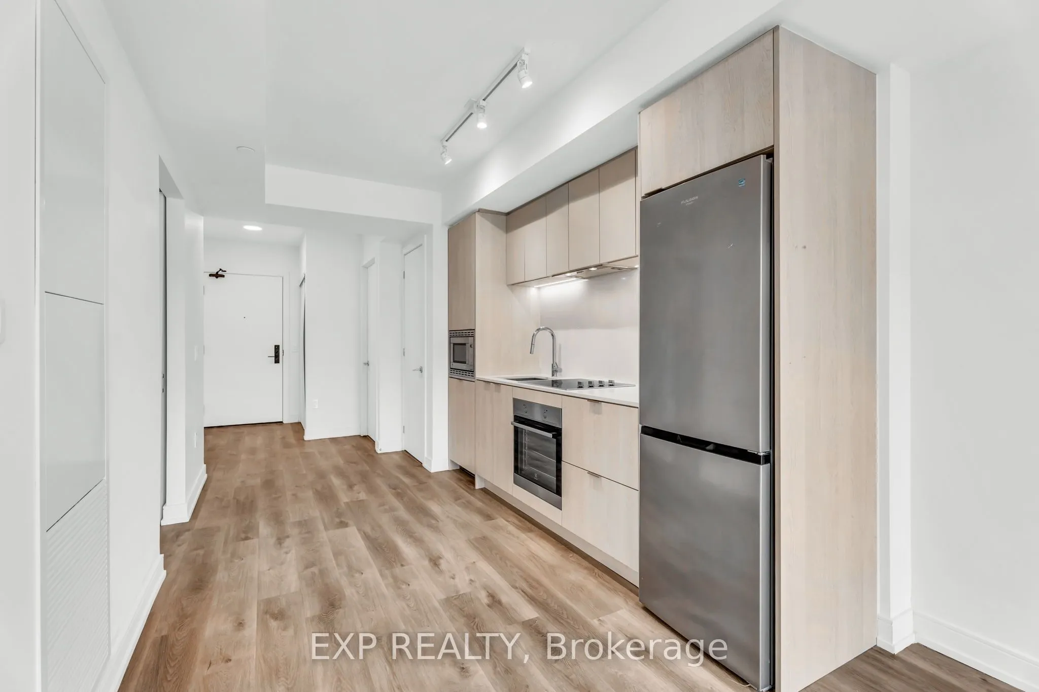 1 Jarvis Street, #828