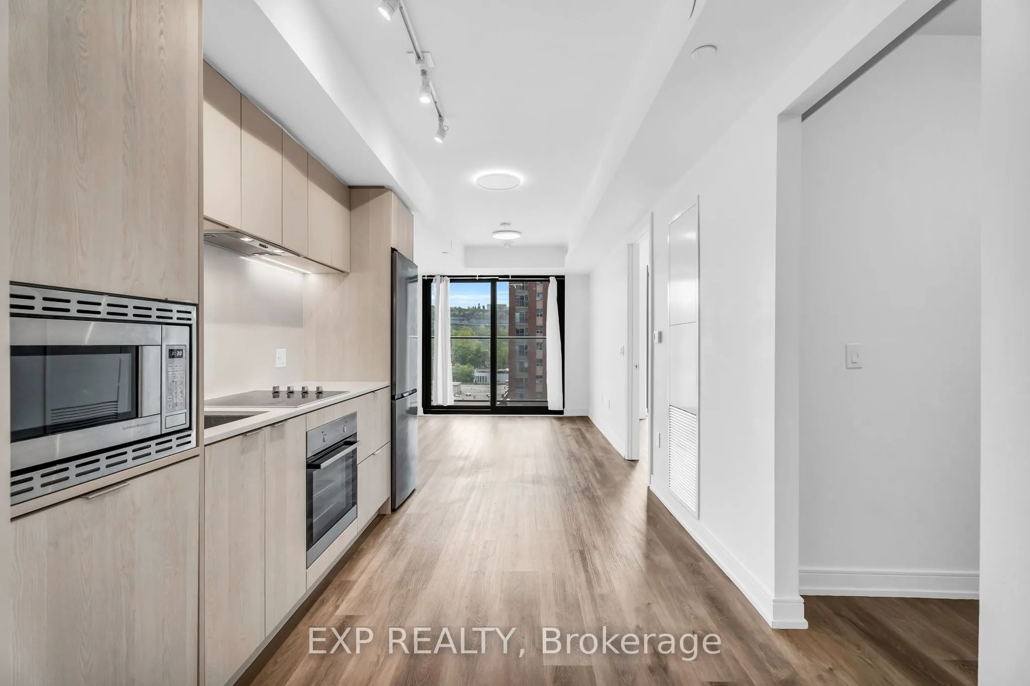 1 Jarvis Street, #828