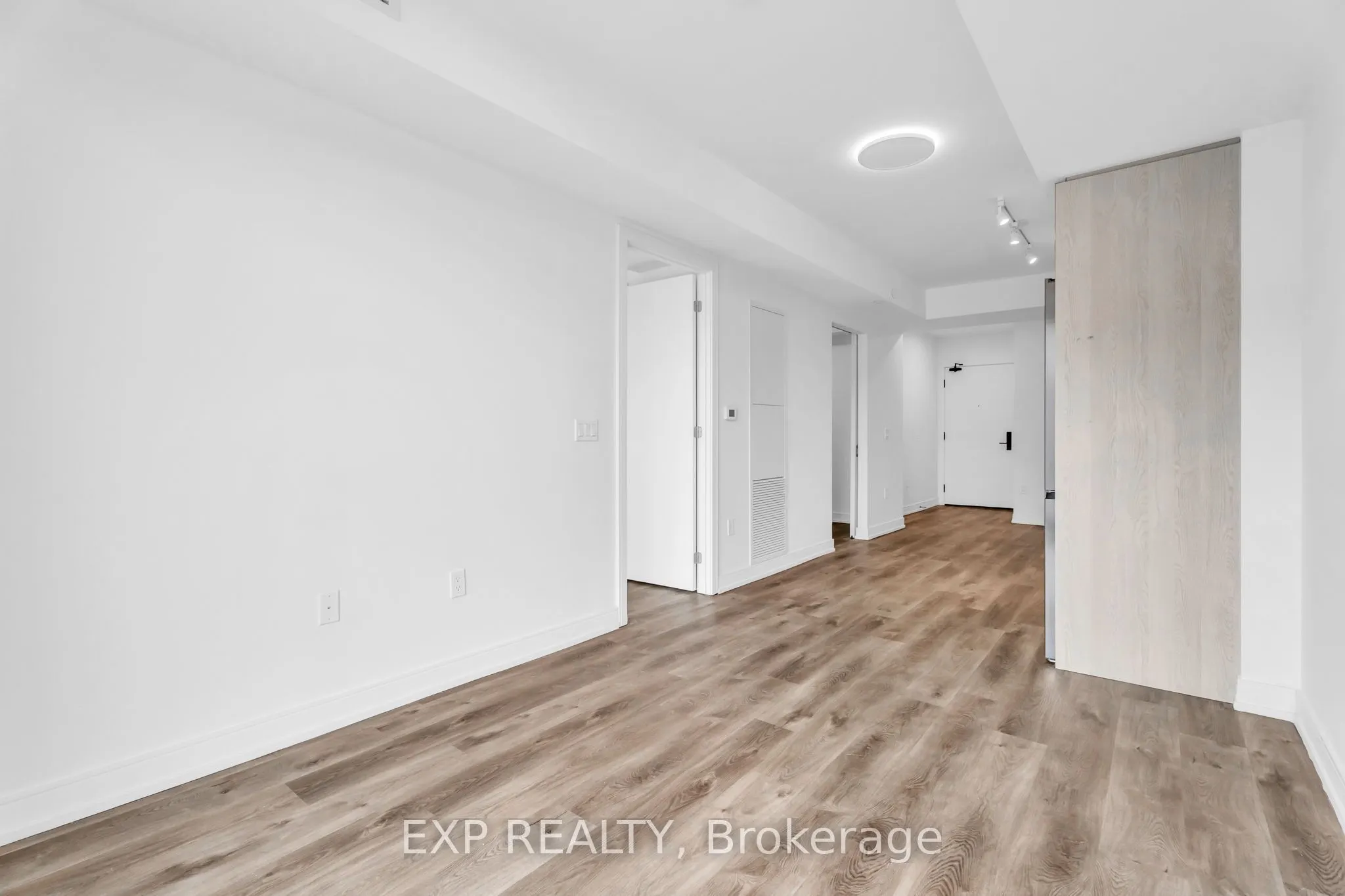 1 Jarvis Street, #828