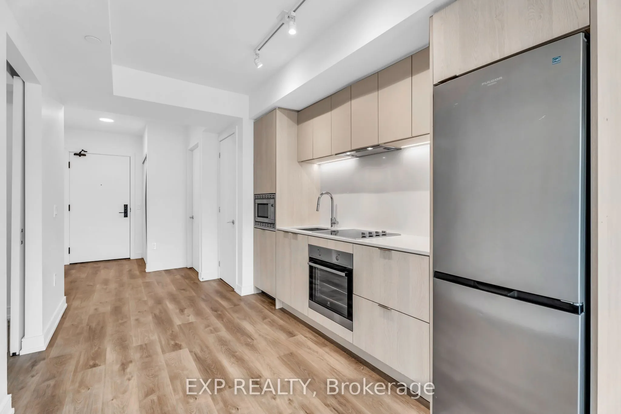 1 Jarvis Street, #828