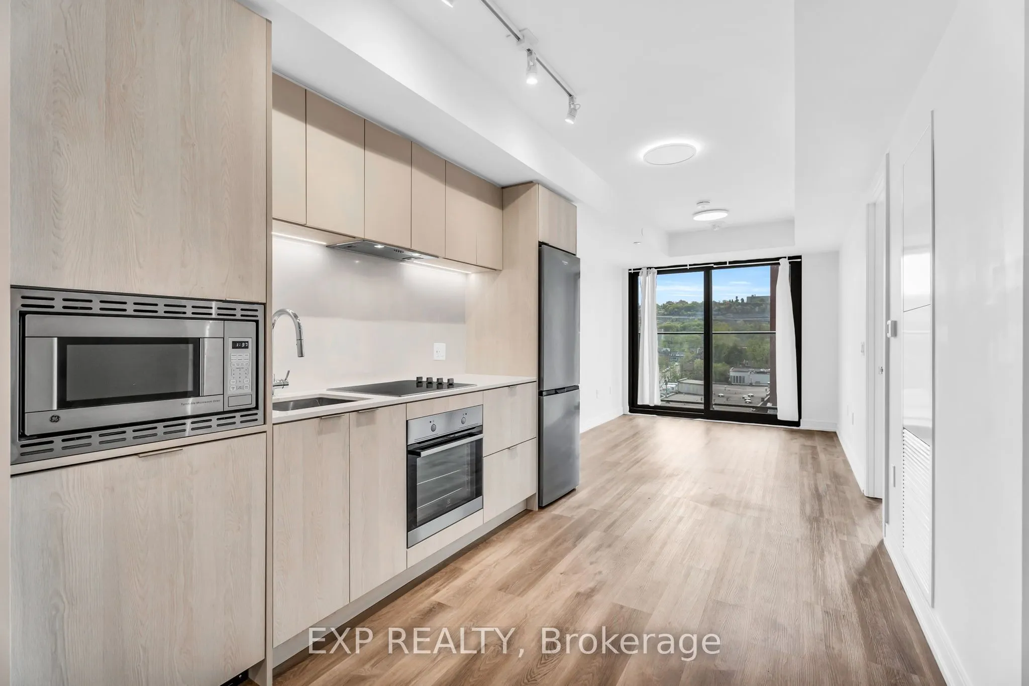 1 Jarvis Street, #828