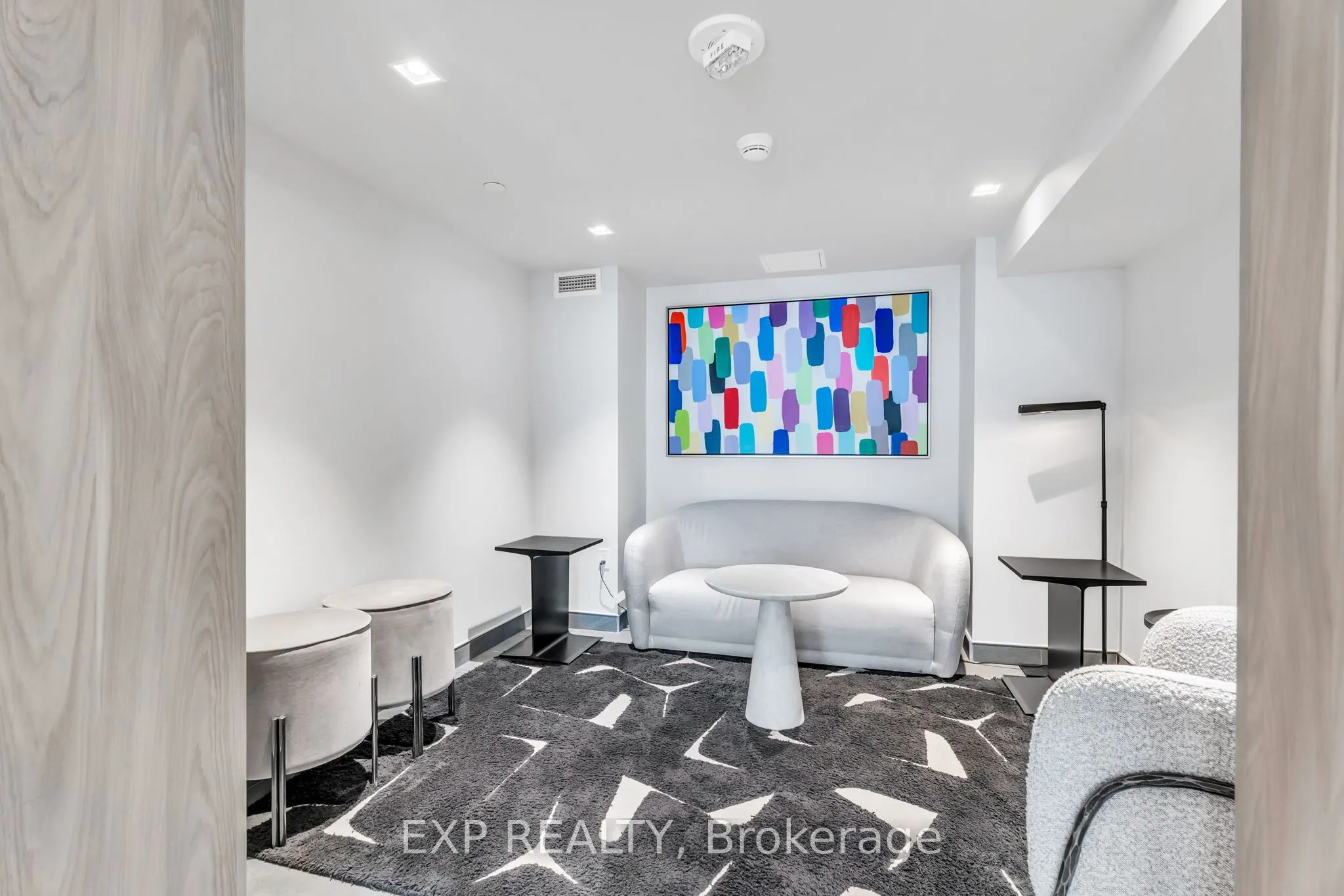 1 Jarvis Street, #828