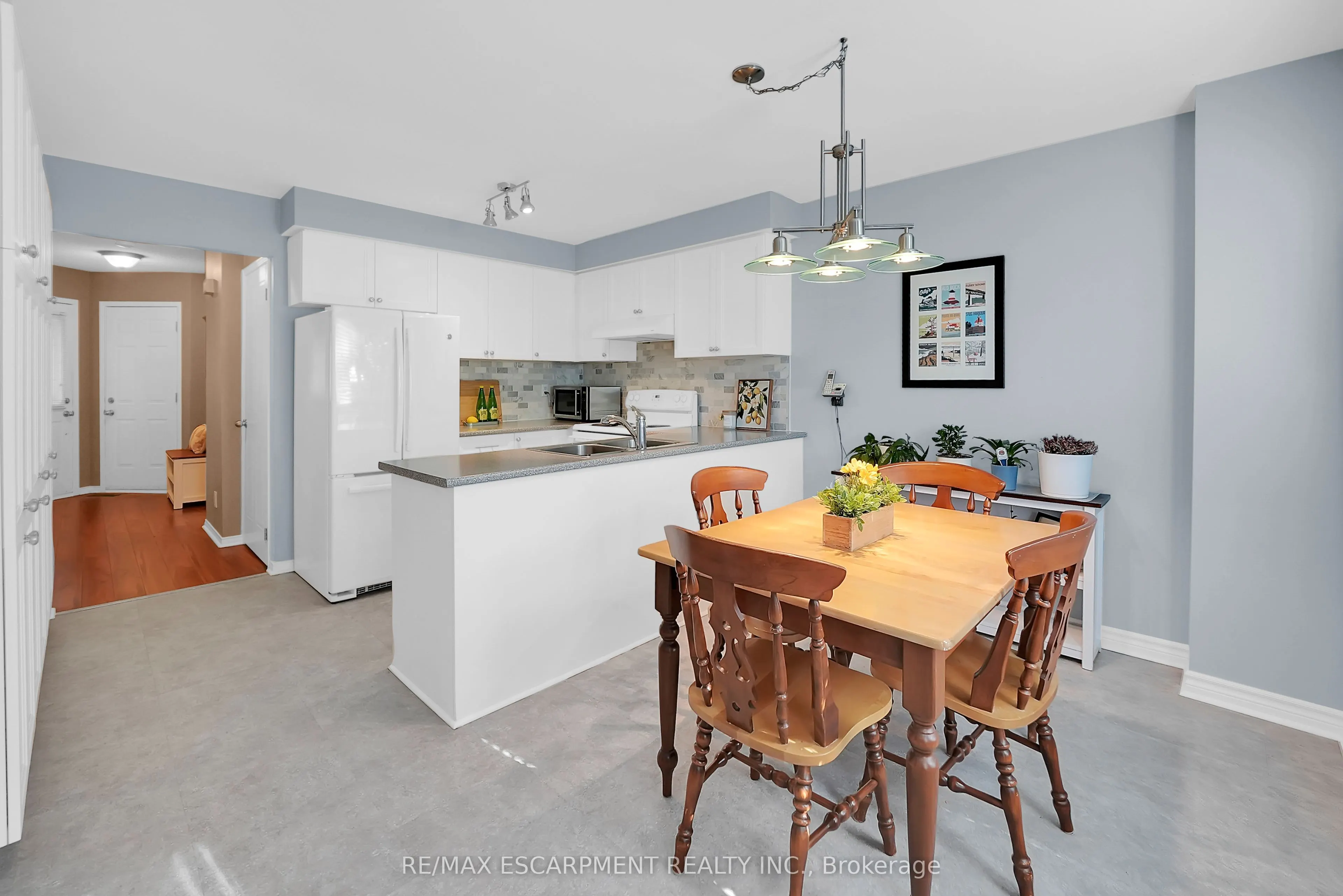 15 Hedgelawn Drive
