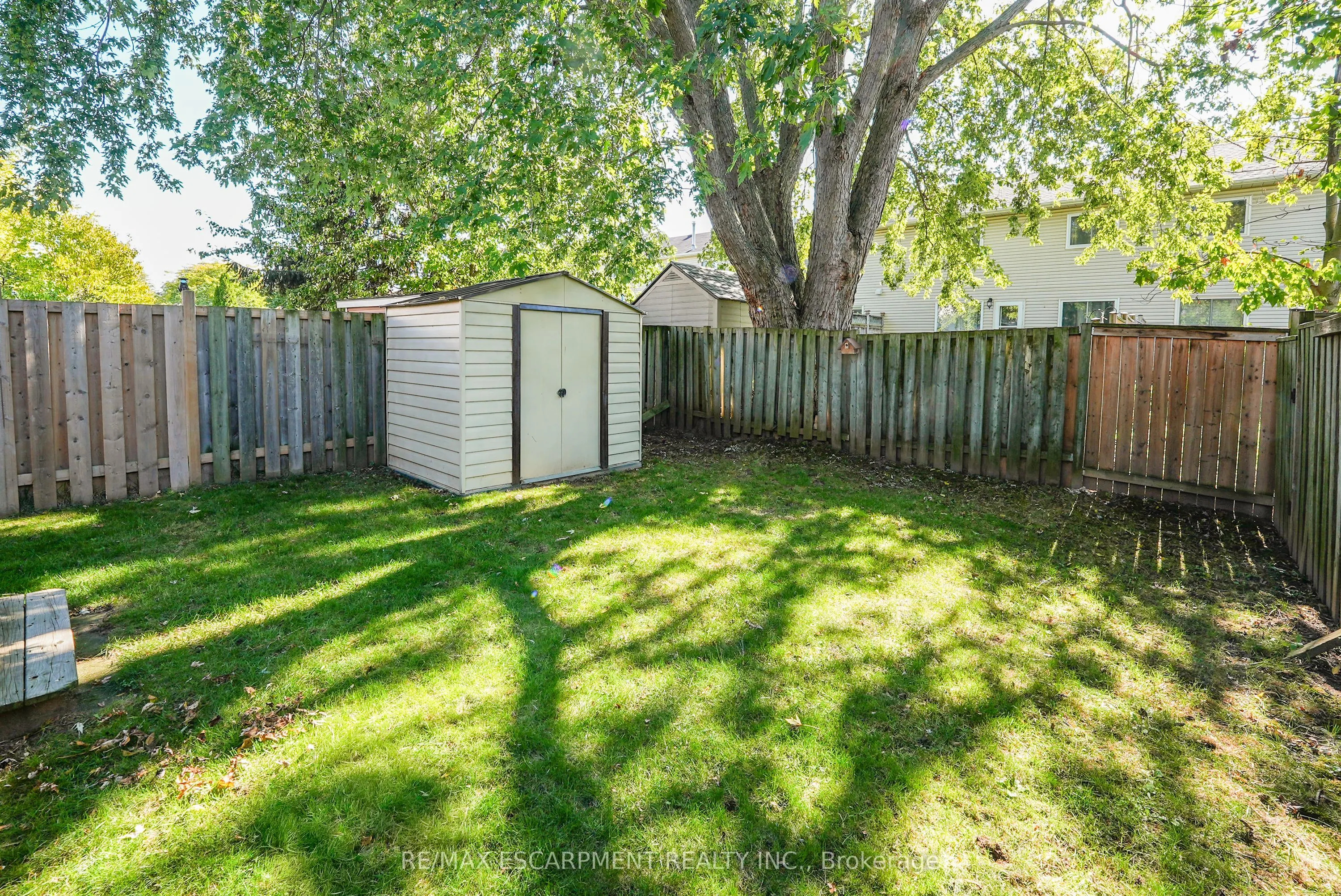 15 Hedgelawn Drive