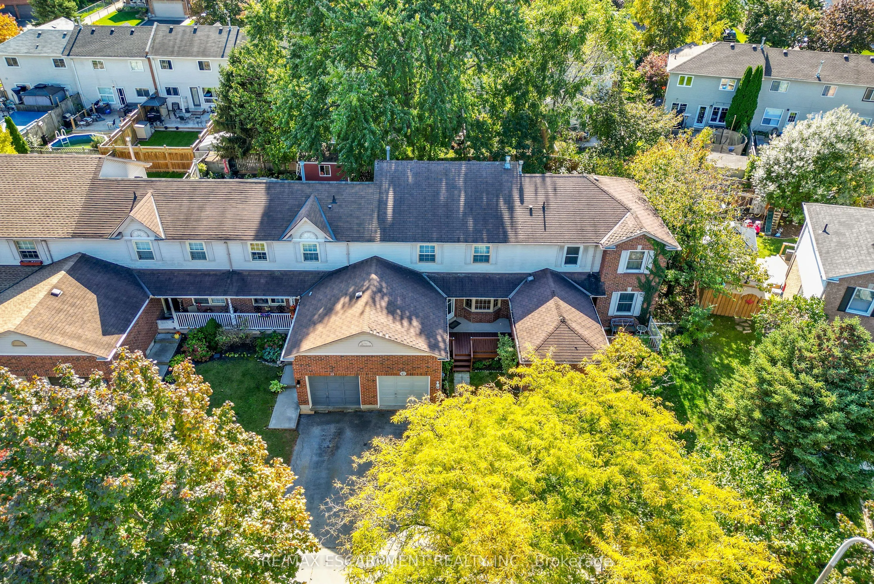 15 Hedgelawn Drive